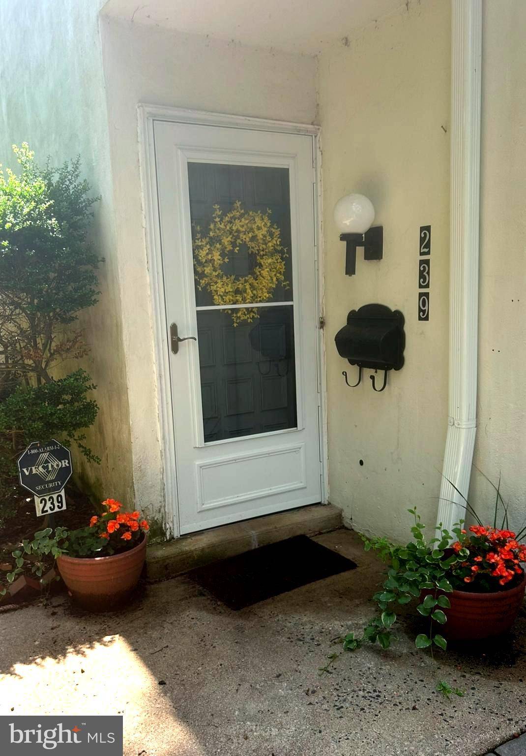 Newtown Square, PA 19073,239 E CHELSEA CIR