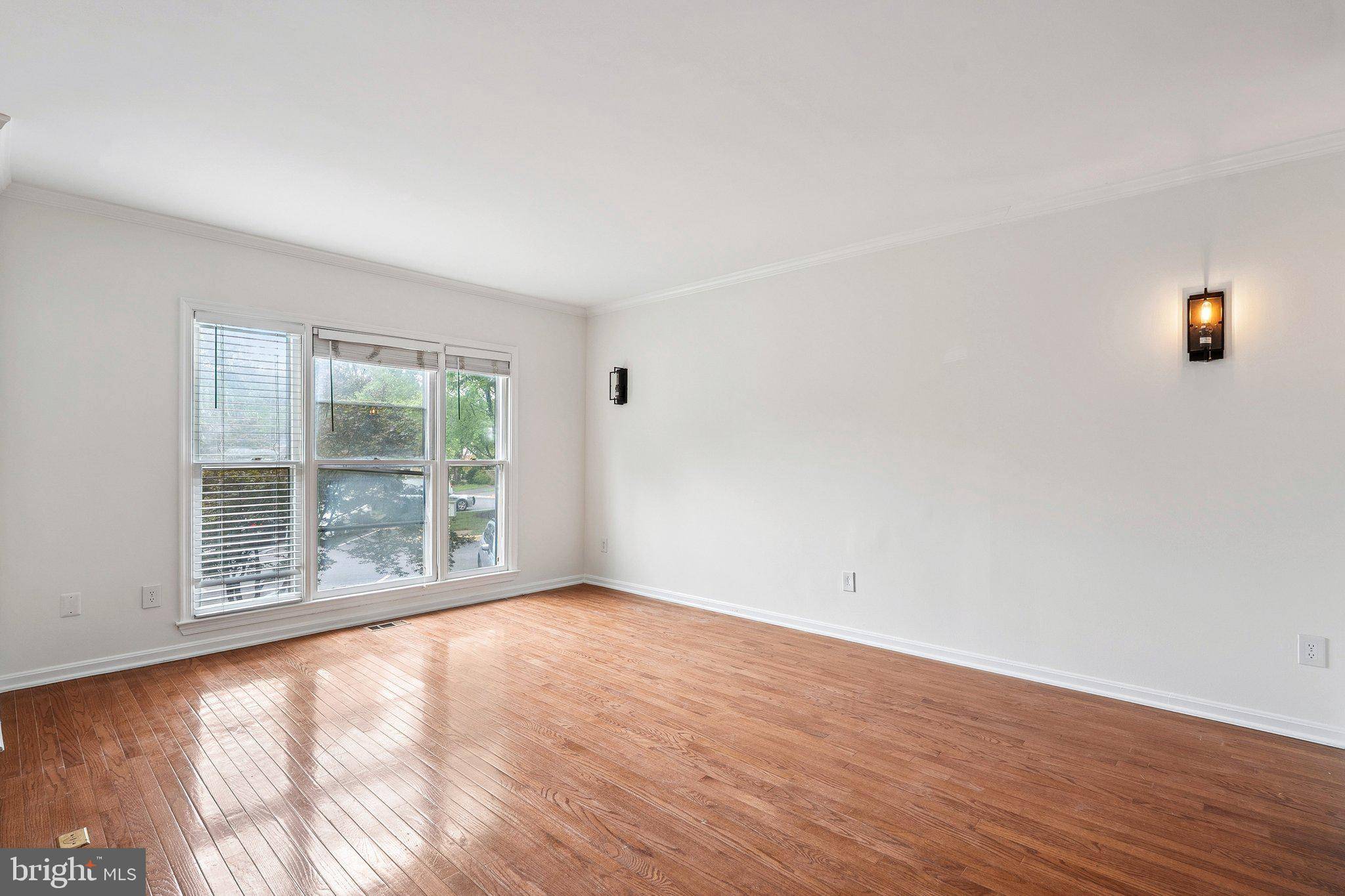 Centreville, VA 20120,14311 WINDING WOODS CT