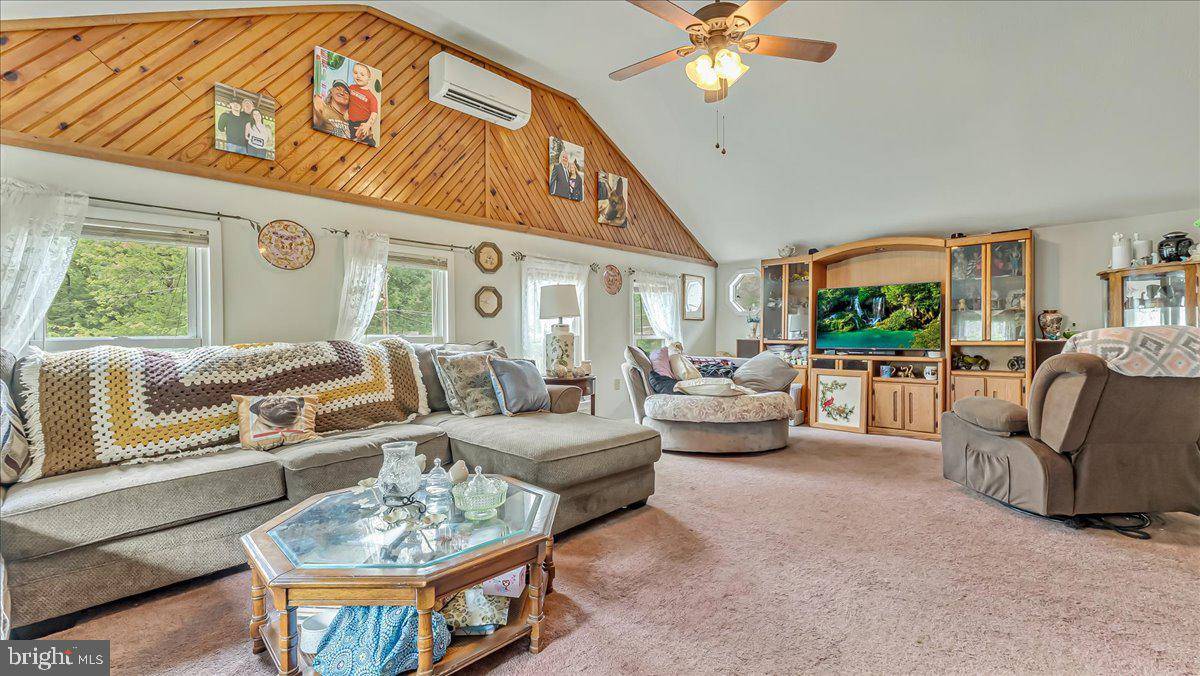 Kunkletown, PA 18058,109 JAMES LN