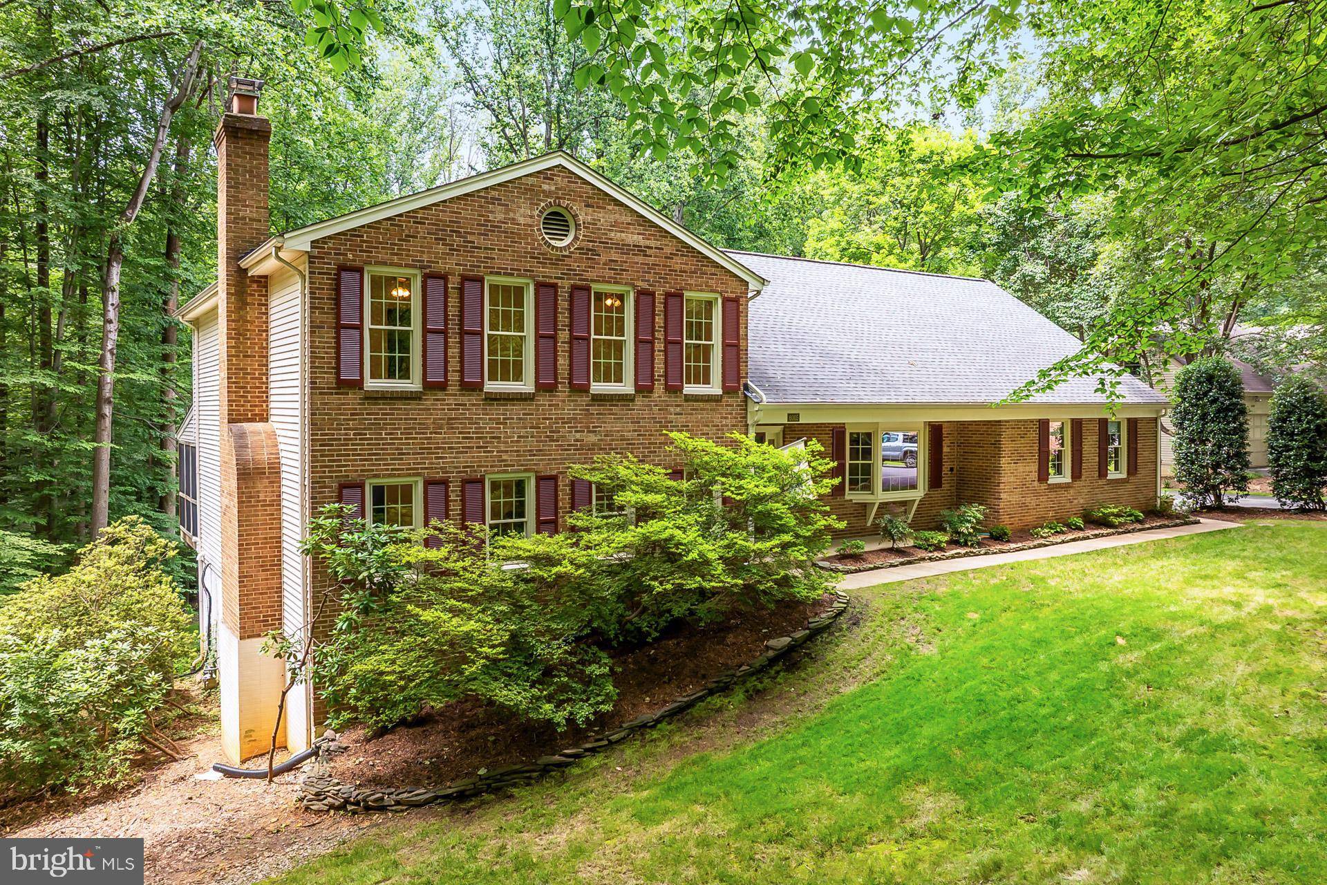 Fairfax Station, VA 22039,6005 MAKELY DR