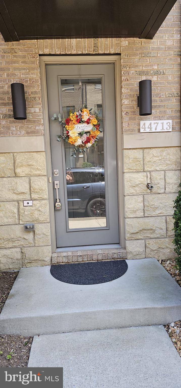 Ashburn, VA 20147,44713 ELLSWORTH TER