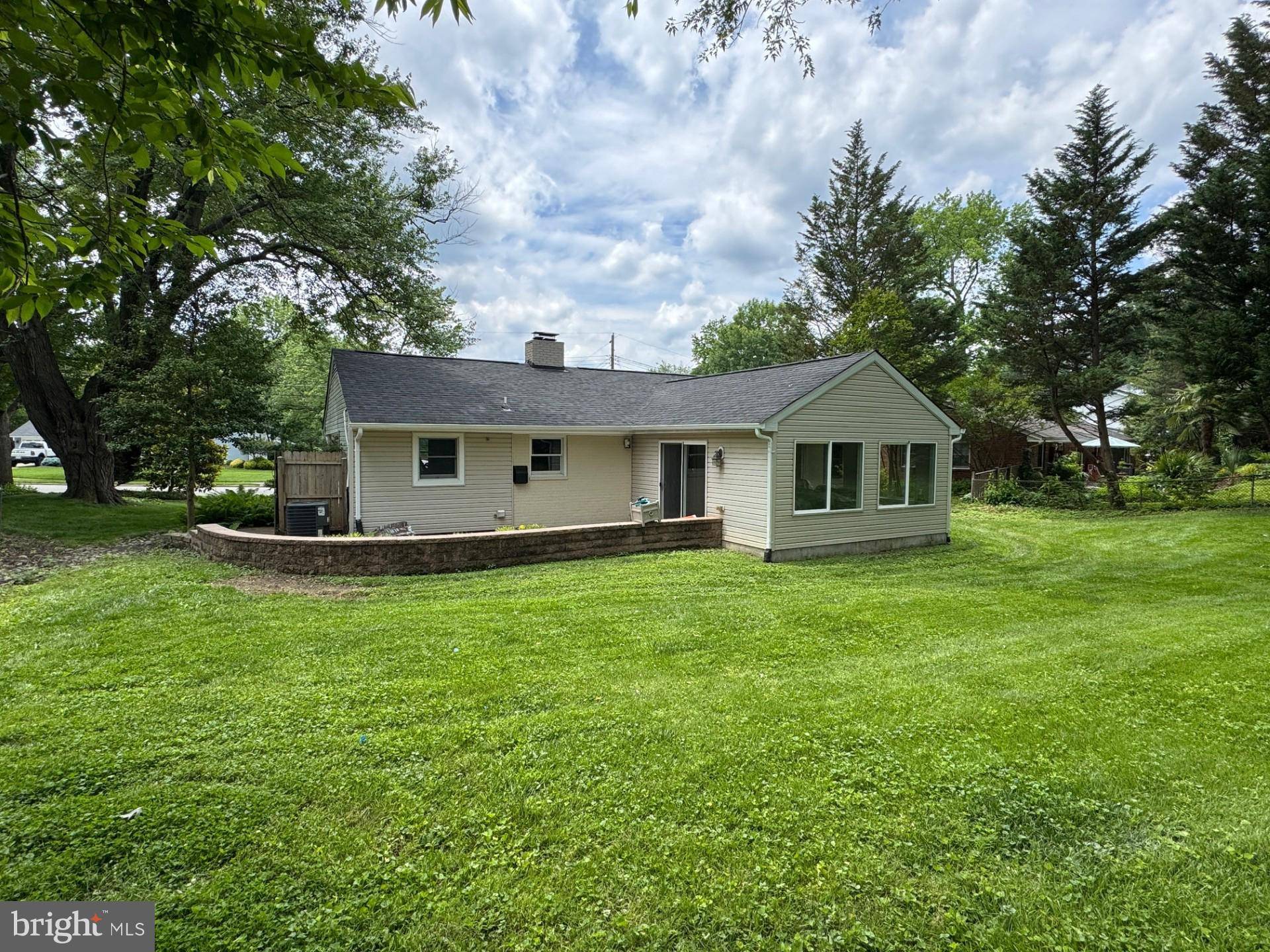 Springfield, VA 22151,5518 KATHLEEN PL