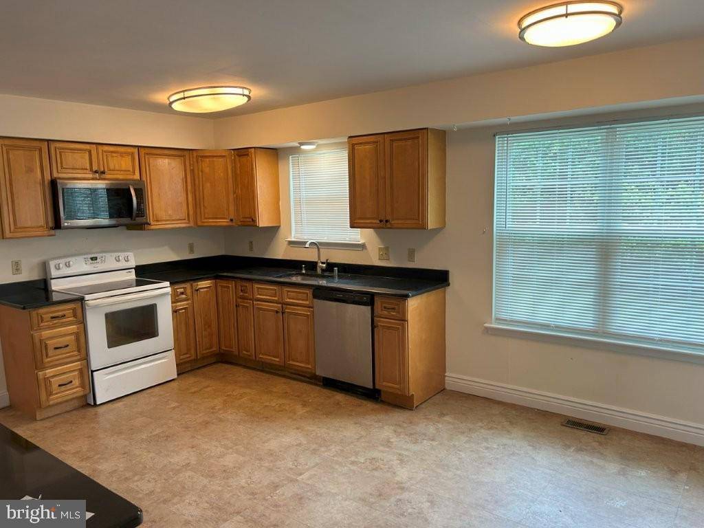 Newark, DE 19702,12 SUMAC CT