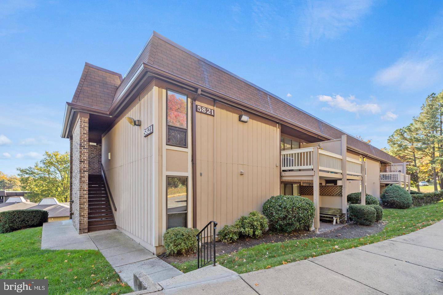 Springfield, VA 22152,5821 ROYAL RIDGE DR #F