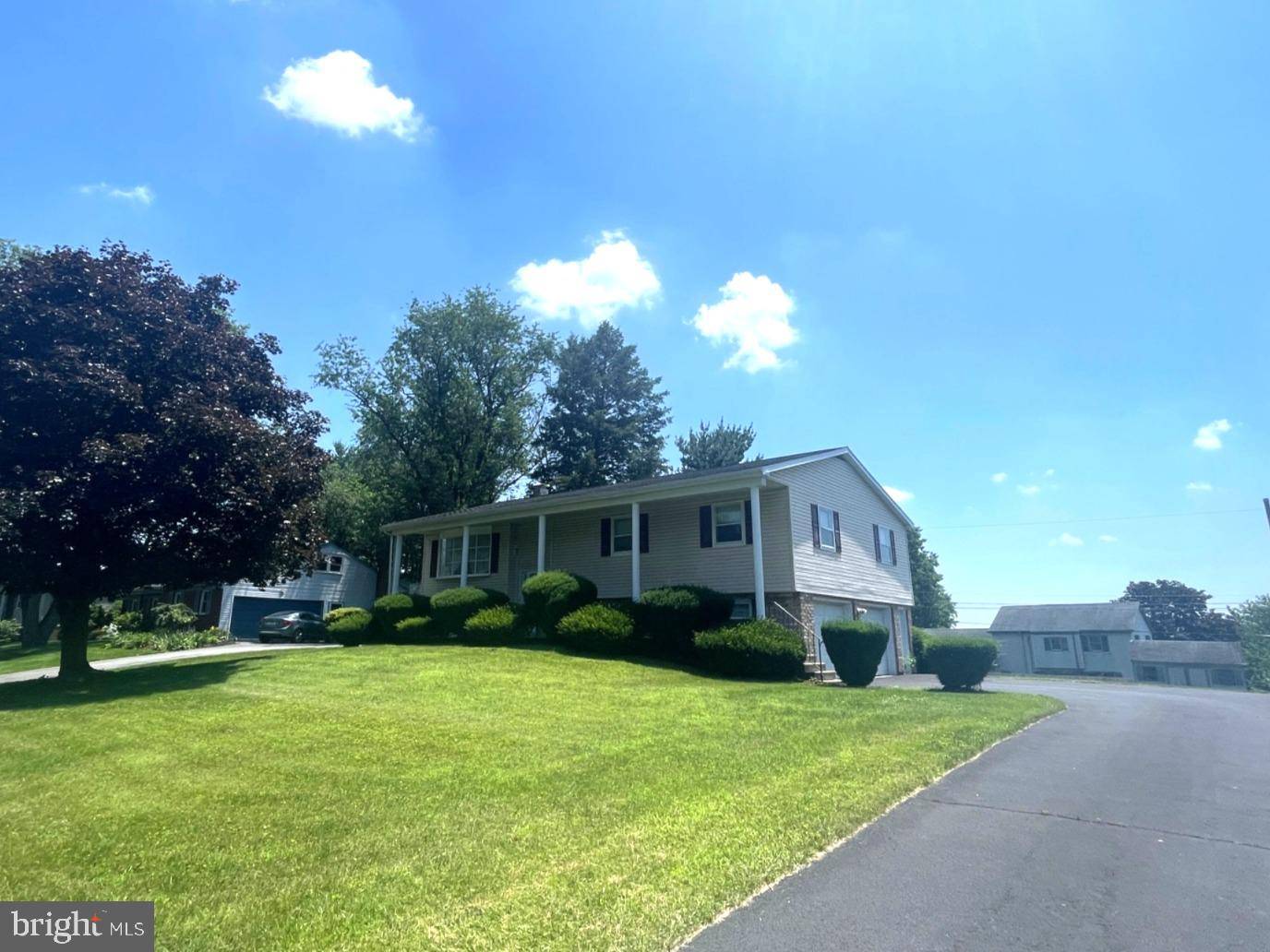 Lancaster, PA 17601,2620 PINEWOOD RD