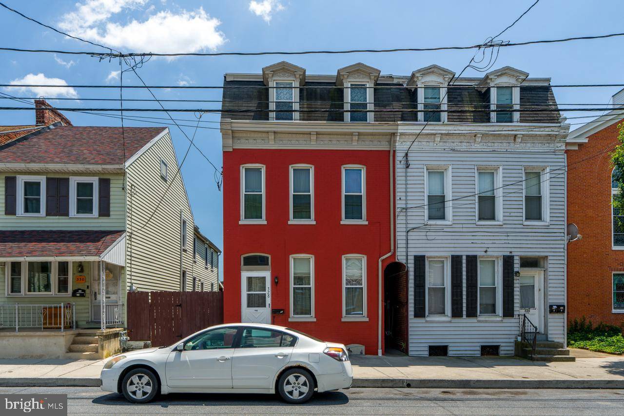 Columbia, PA 17512,328 WALNUT ST