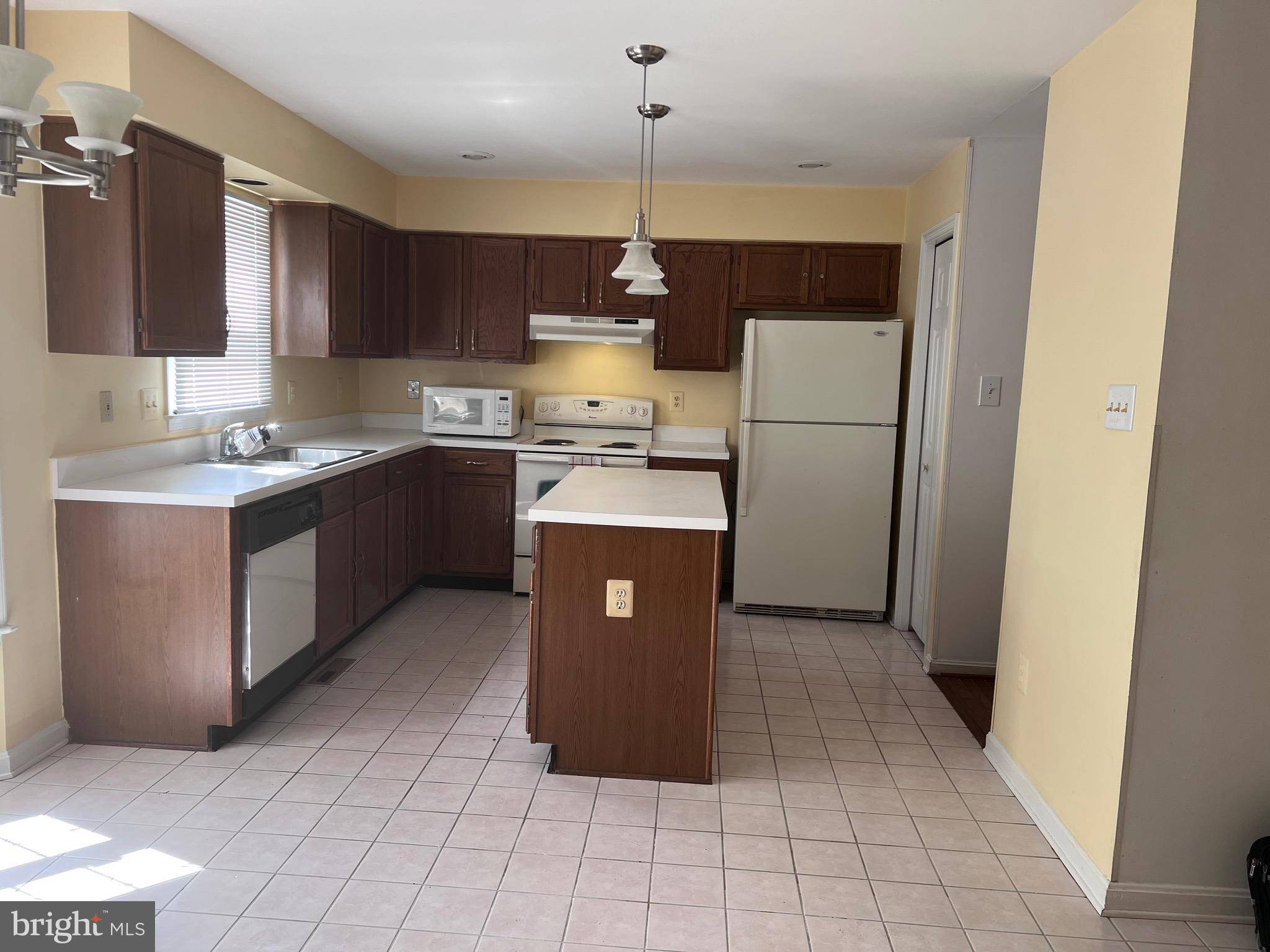 Ellicott City, MD 21043,7712 SANDSTONE CT
