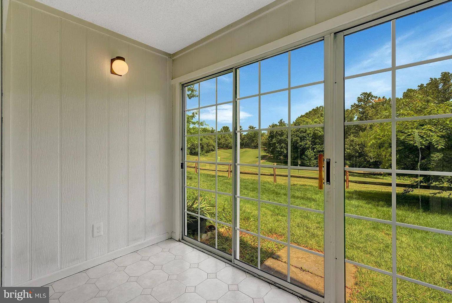Fairfax, VA 22033,12106 GREEN LEAF CT #102