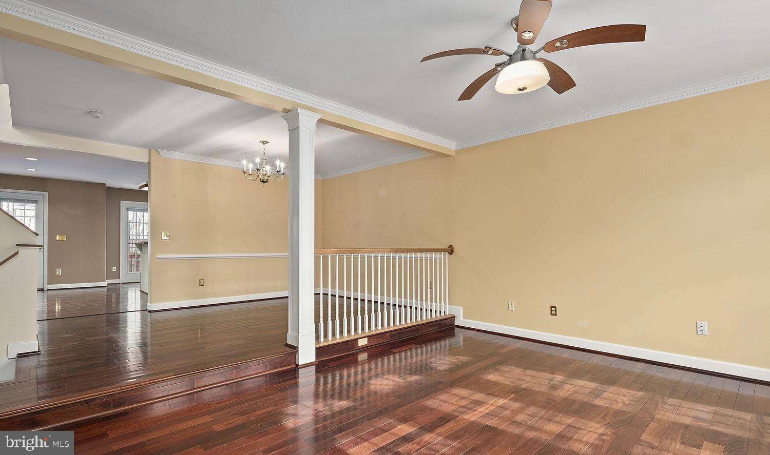 Fairfax, VA 22033,3912 MAXIMILIAN CT