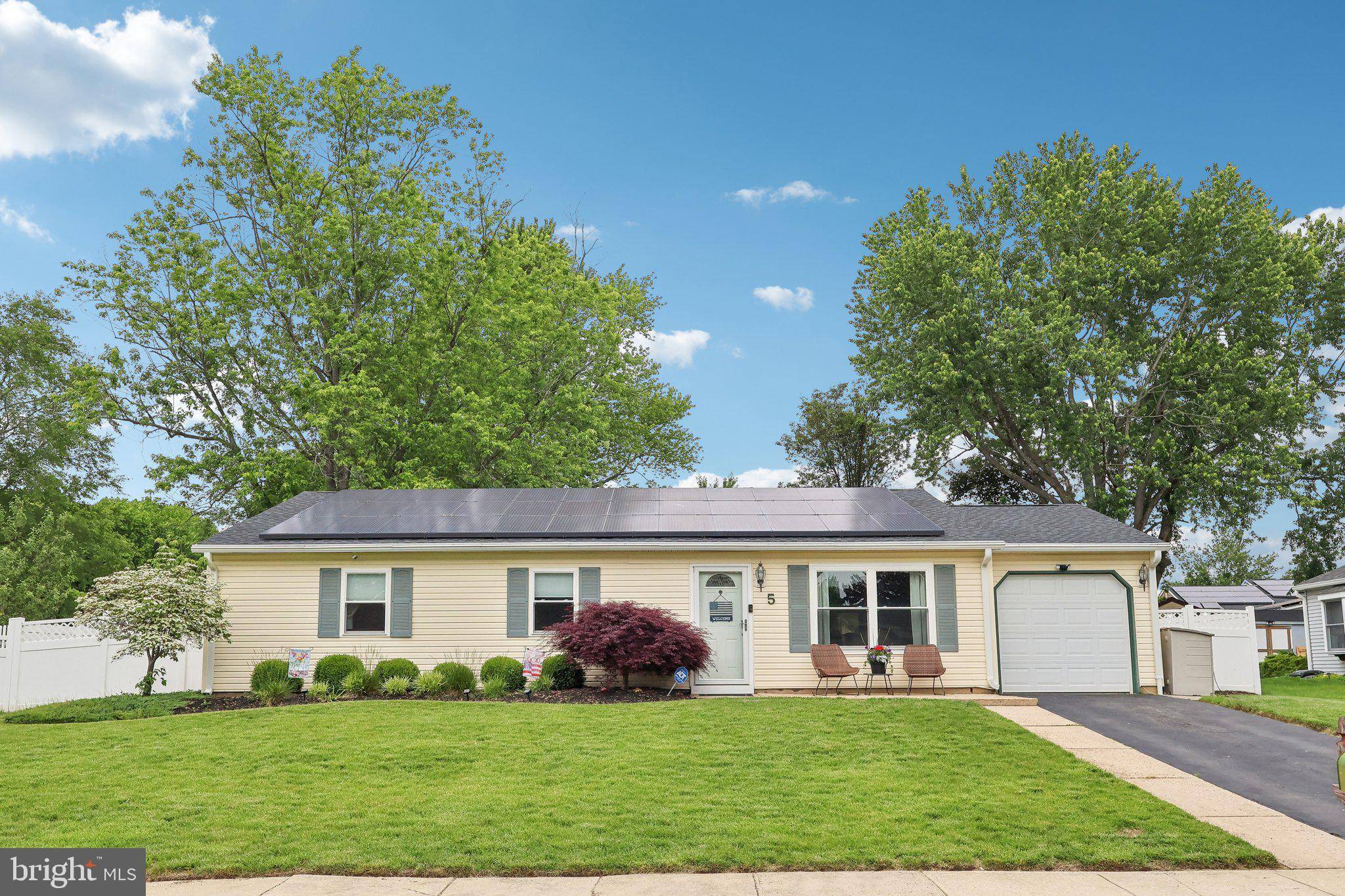 Marlton, NJ 08053,5 GRAYBURN DR