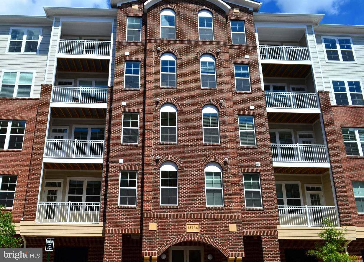 Herndon, VA 20171,13724 NEIL ARMSTRONG AVE #202