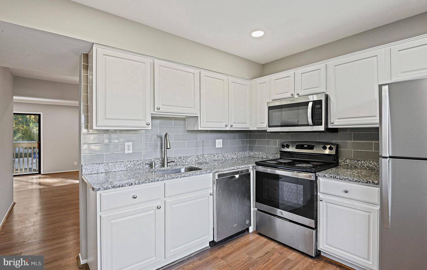 Vienna, VA 22181,2691 GLENGYLE DR #34