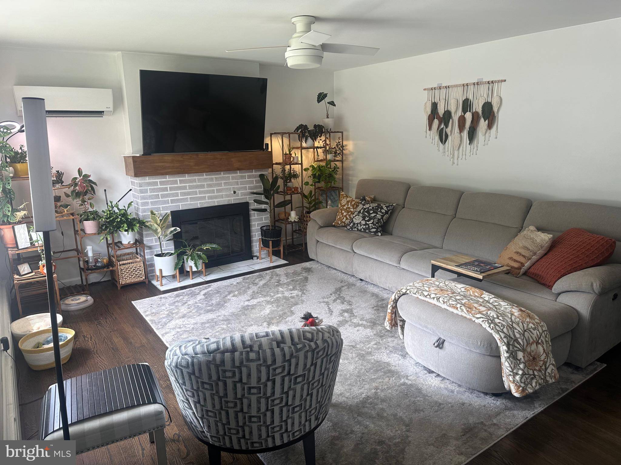Hamilton, NJ 08619,113 DEERWOOD DR
