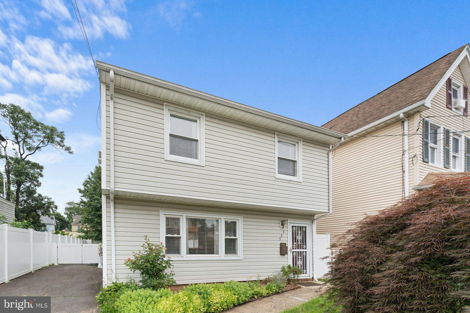 Plainfield, NJ 07063,329 MANSON PL