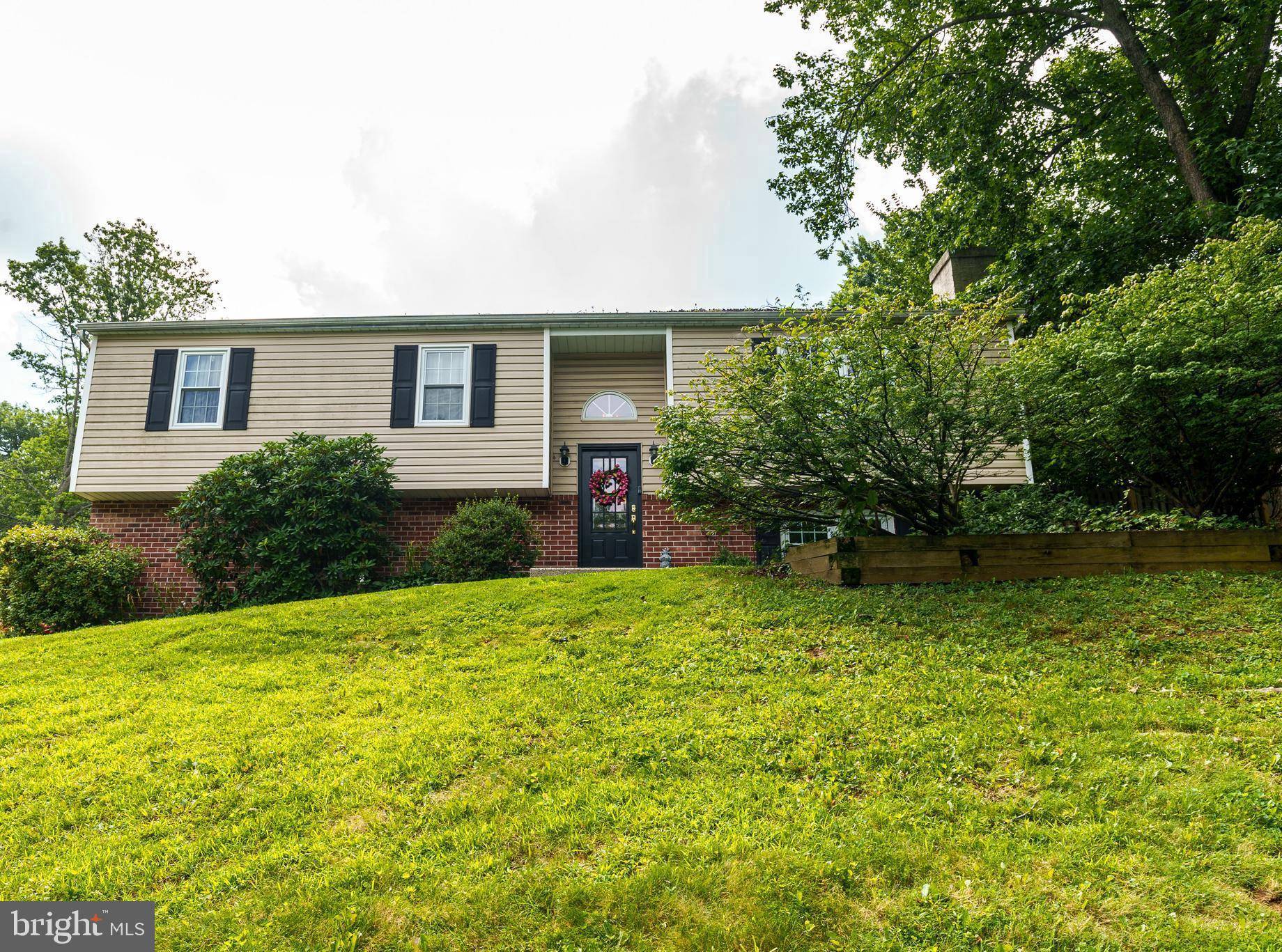 Phoenixville, PA 19460,271 BEACON DR