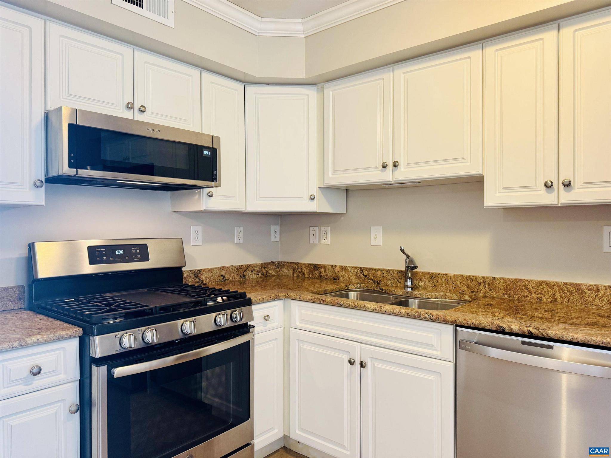 Charlottesville, VA 22901,161 HESSIAN HILLS WAY #4