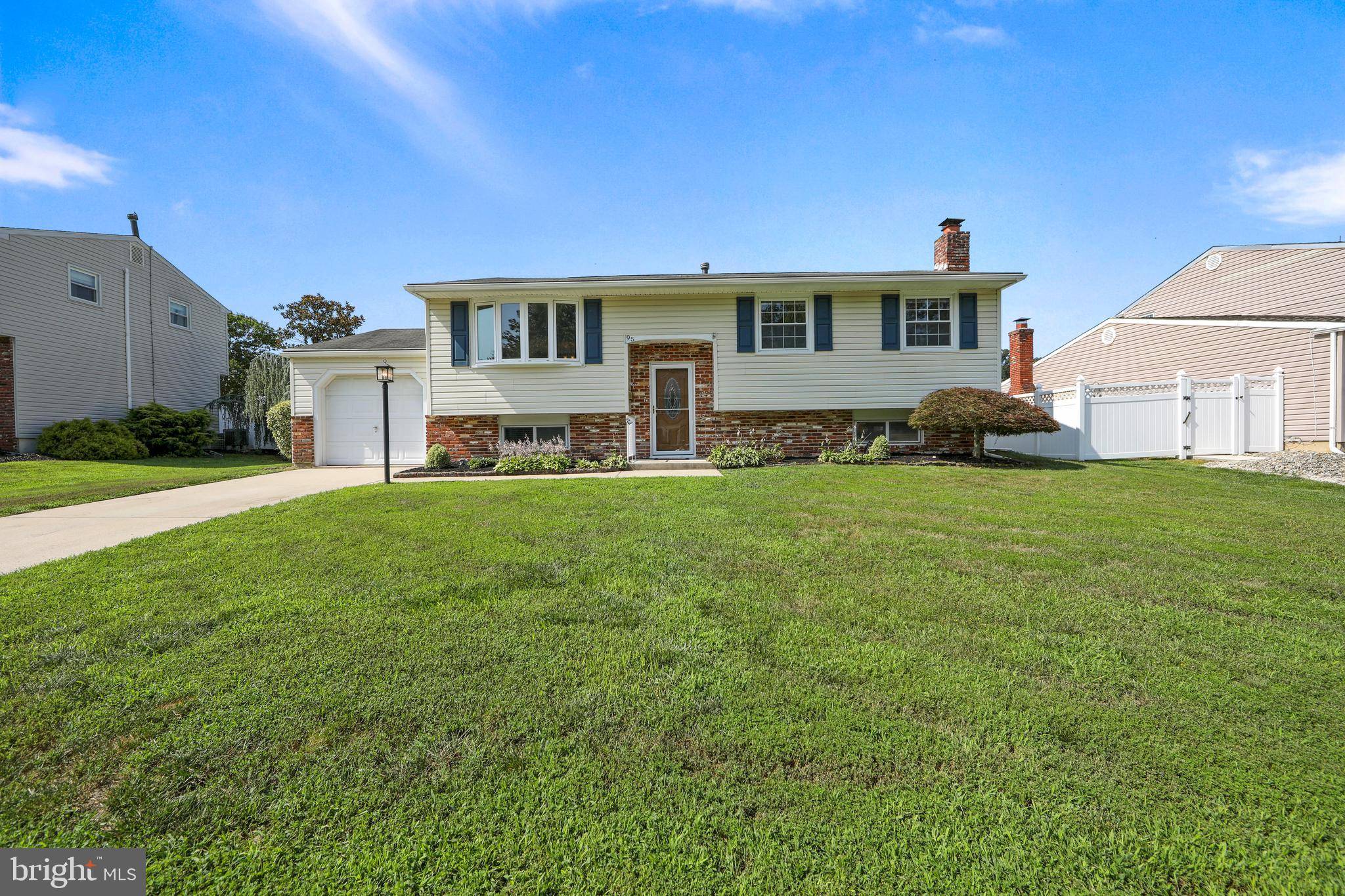 Clementon, NJ 08021,95 LINCOLN DR