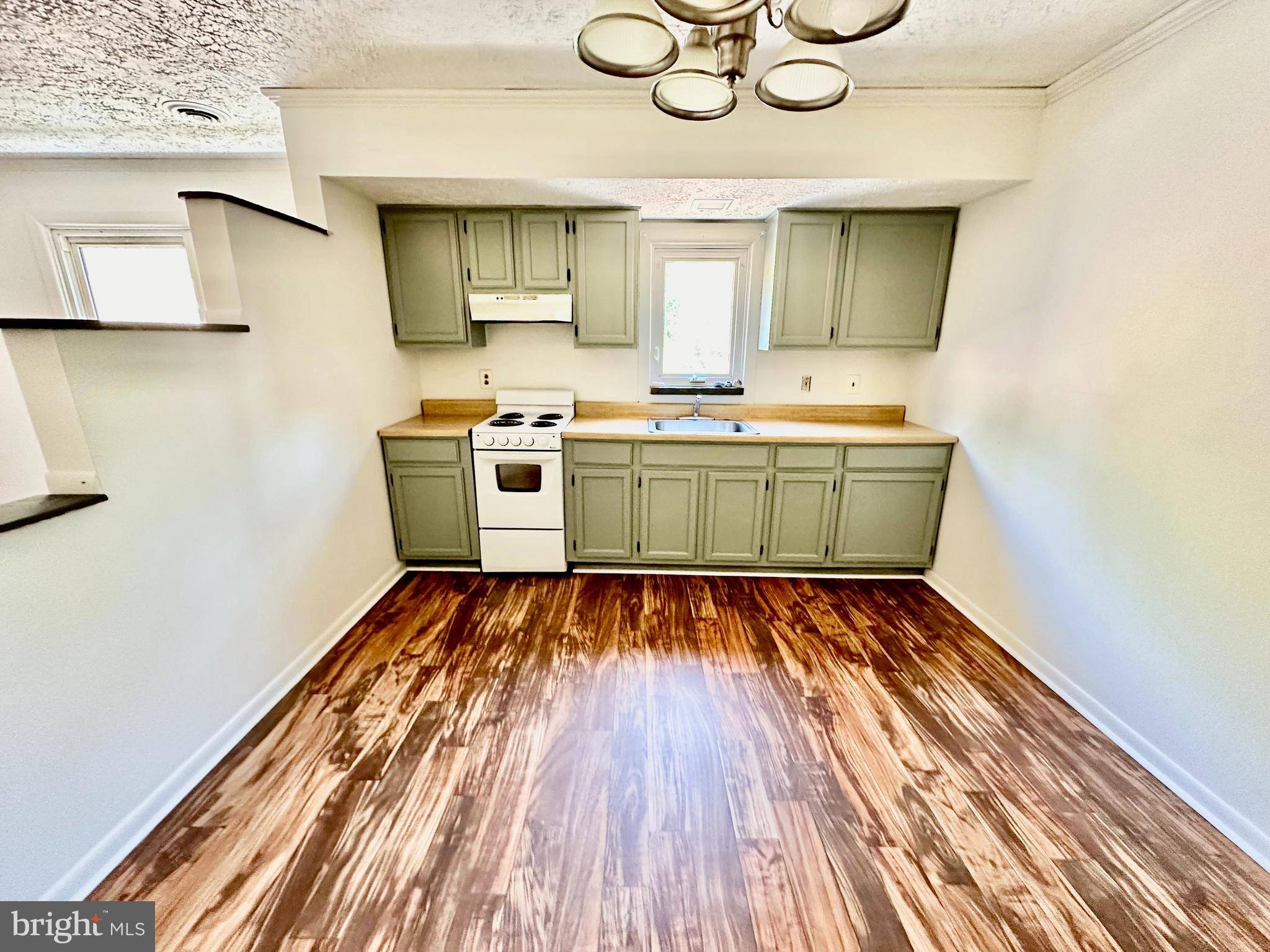 Wilmington, DE 19802,110 E 40TH ST #2