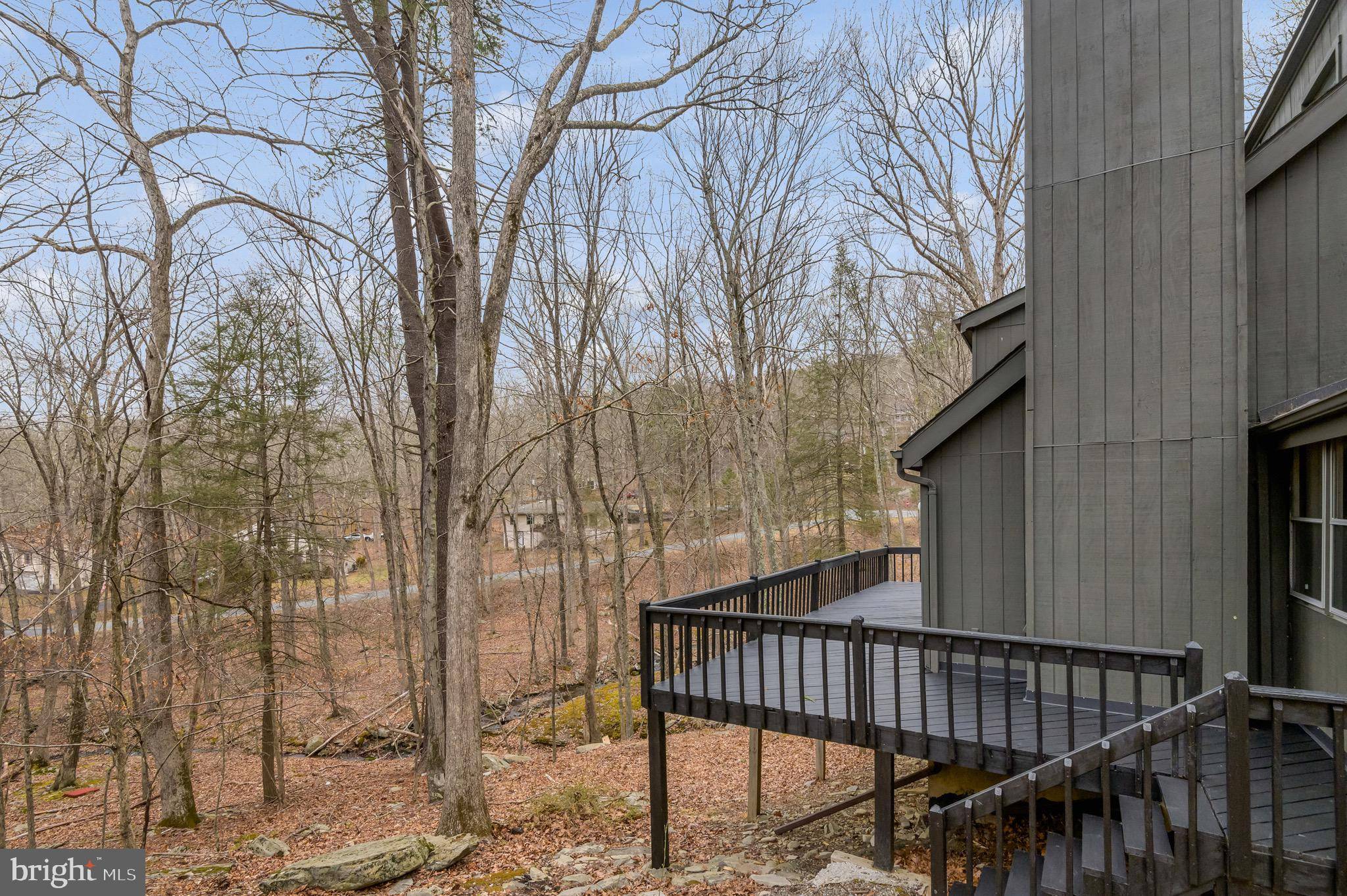 Bushkill, PA 18324,297 BRENTWOOD DR