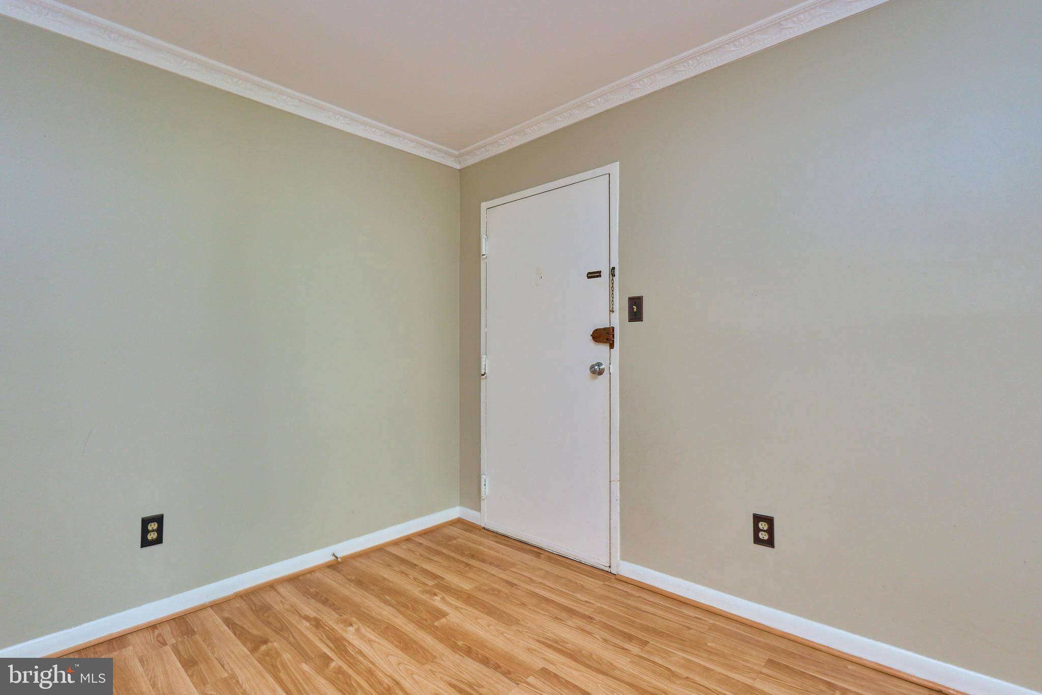 Annandale, VA 22003,8302 TOBIN RD #11