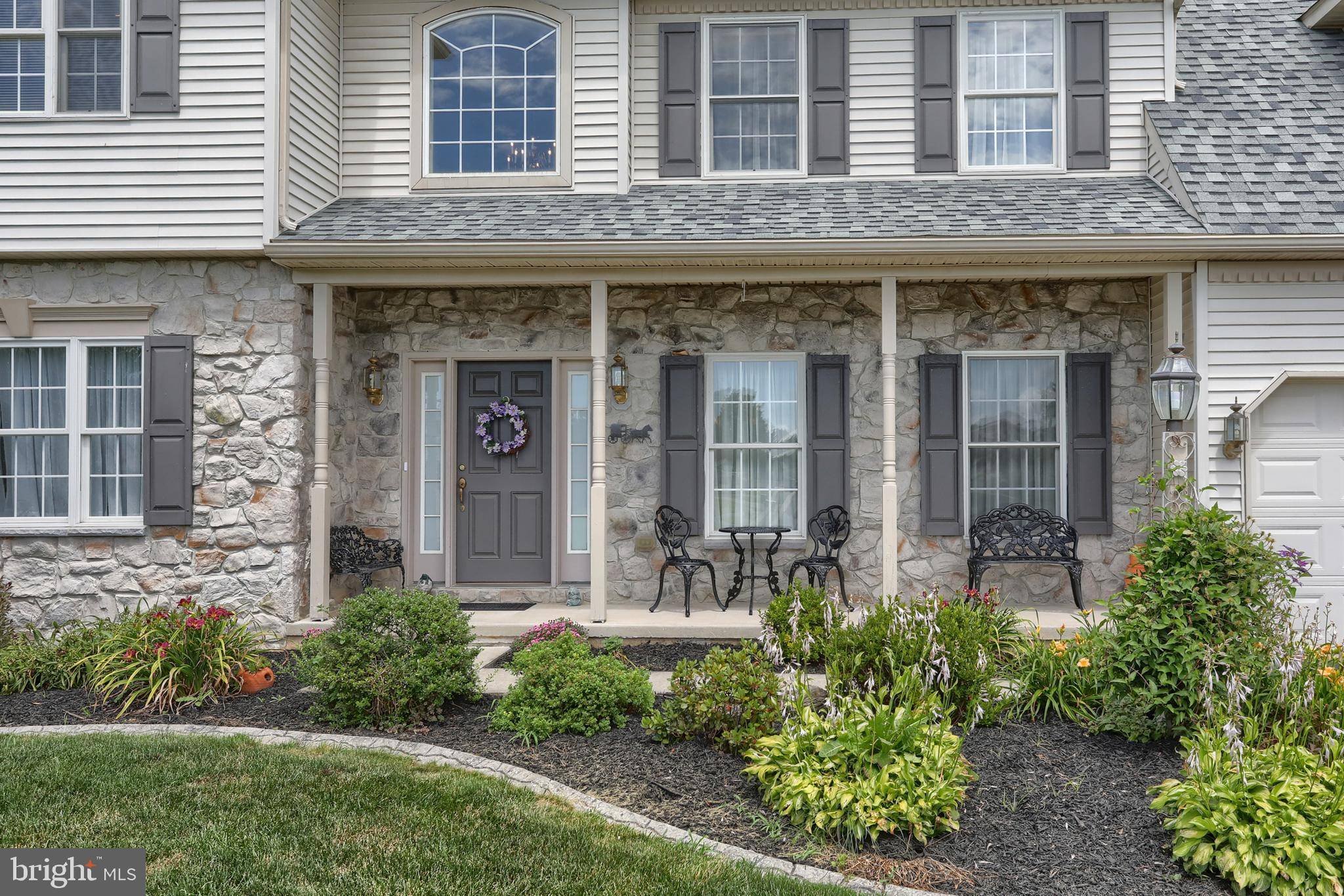 Fredericksburg, PA 17026,9 VILLAGE DR