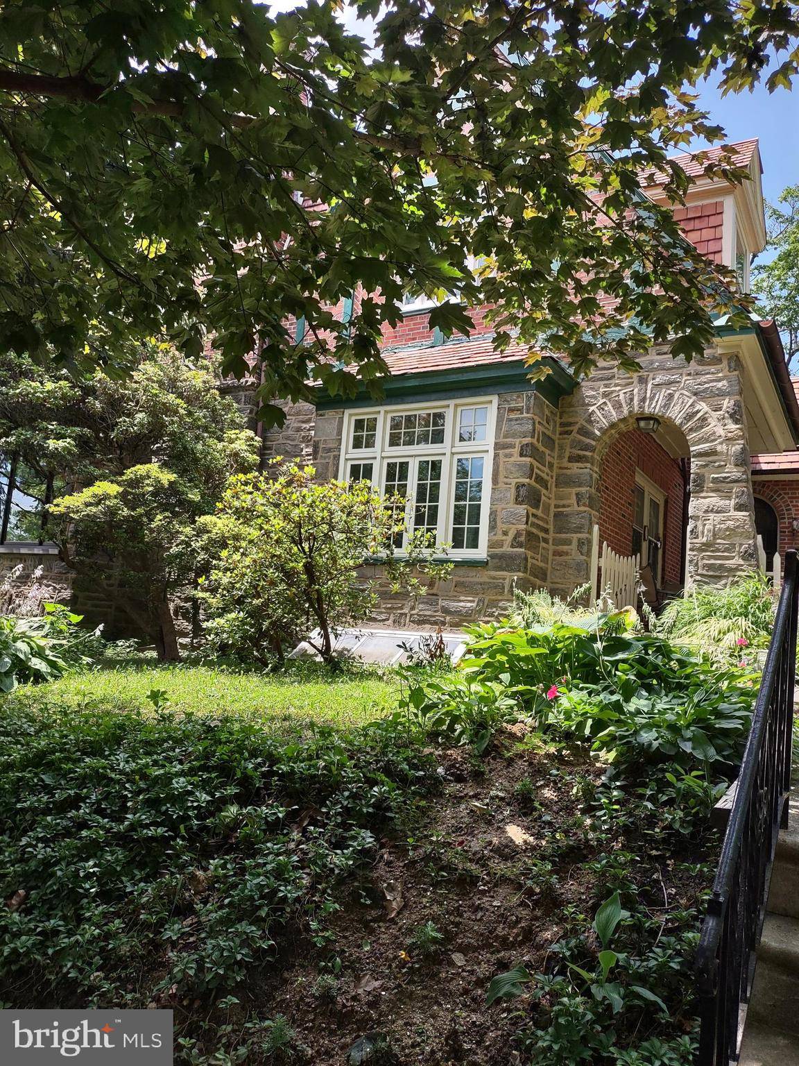 Philadelphia, PA 19119,407 E ALLENS LN