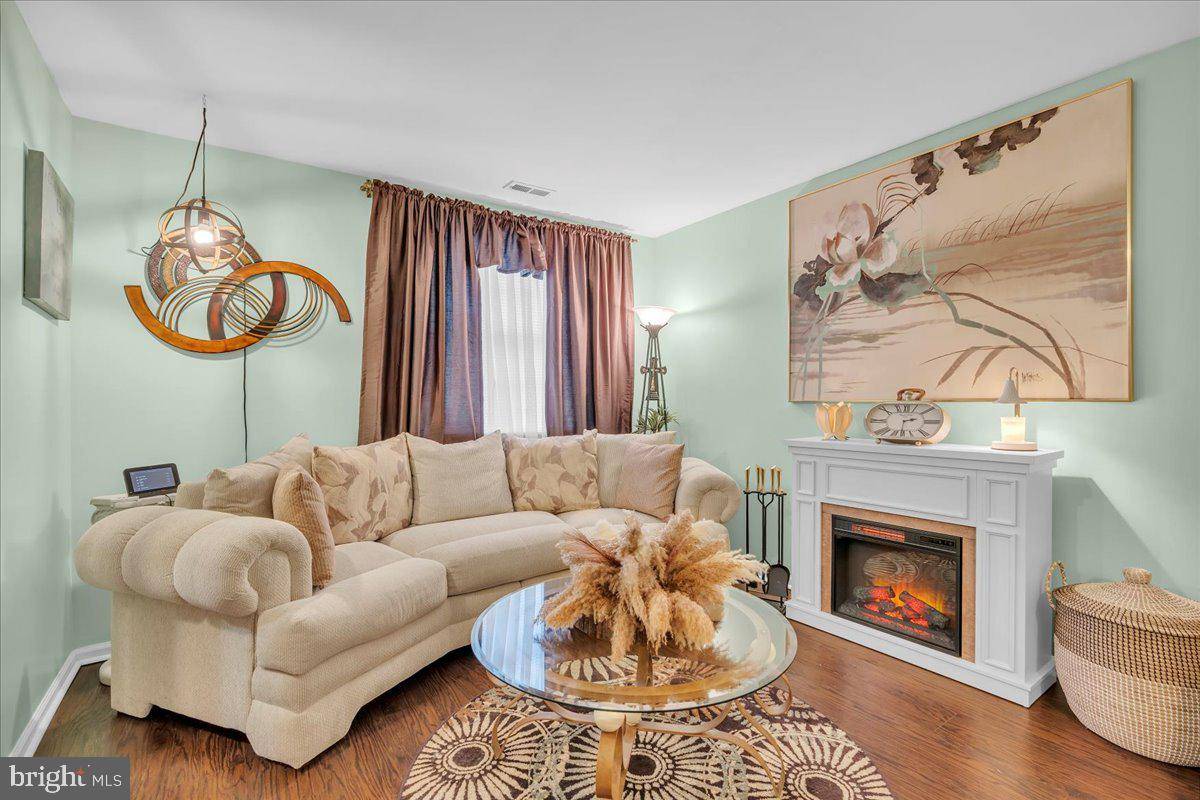 Camden, NJ 08103,101 BENSON CT