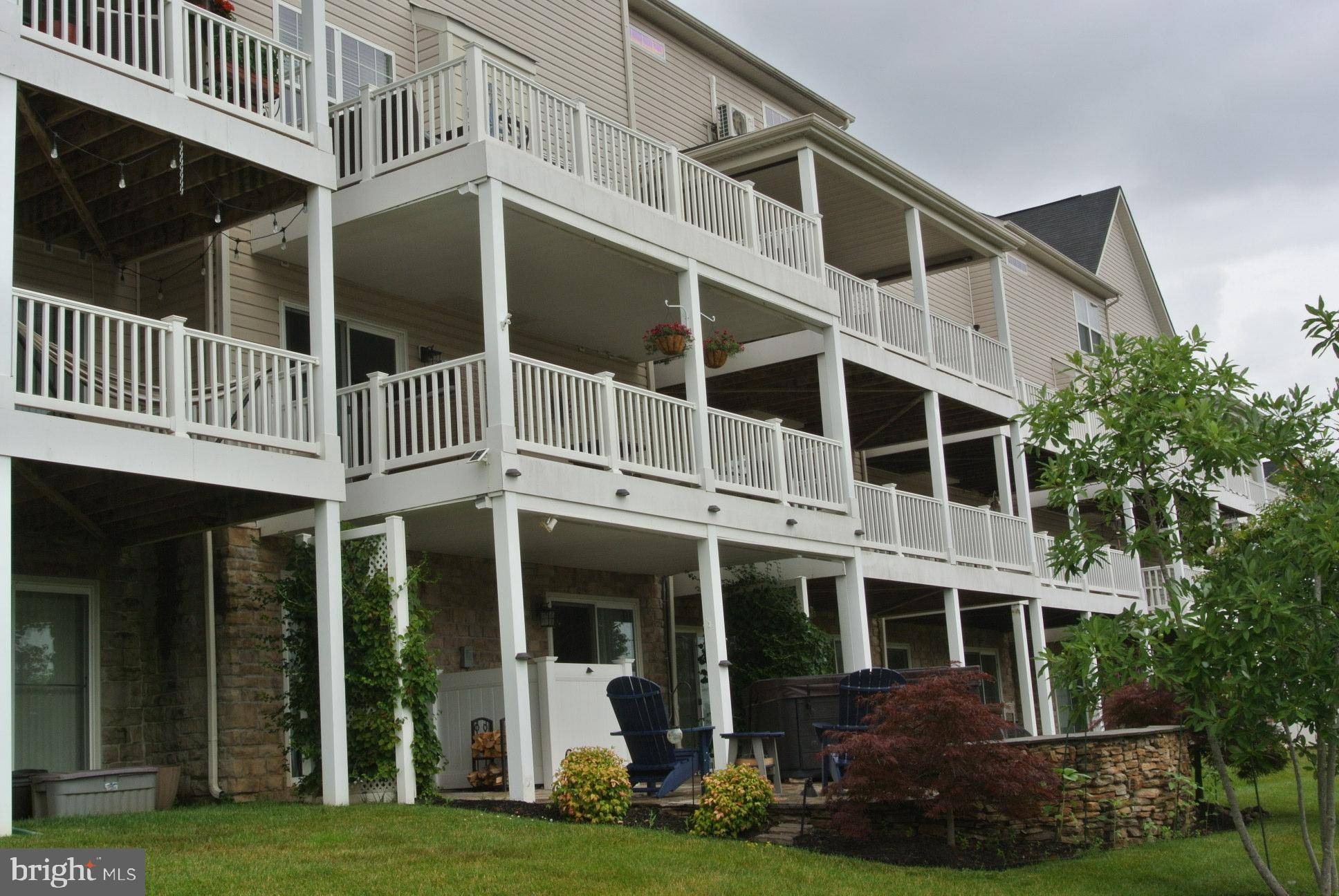 Essex, MD 21221,238 MARINA VIEW CT