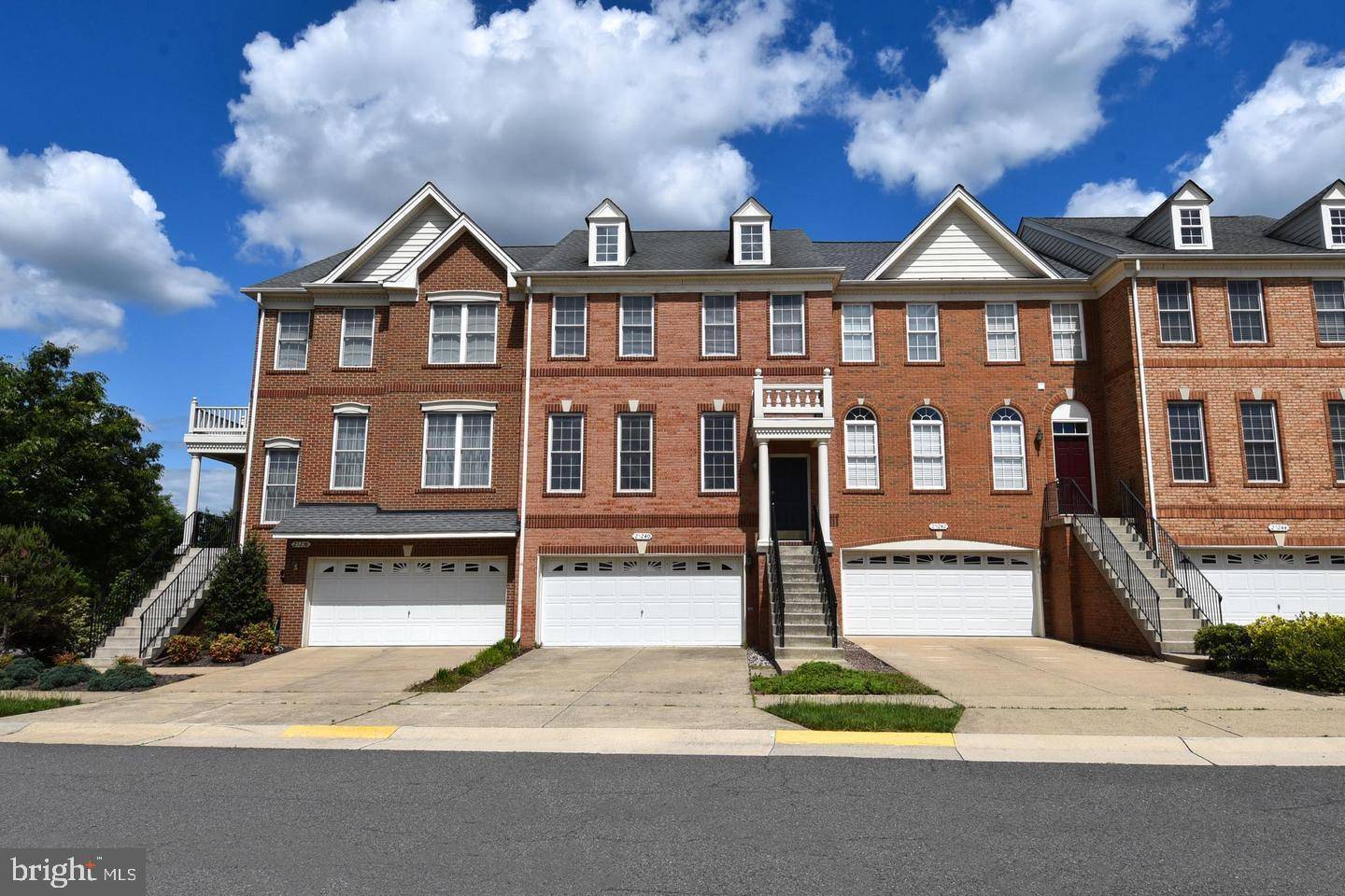 Chantilly, VA 20152,25240 LYON TER