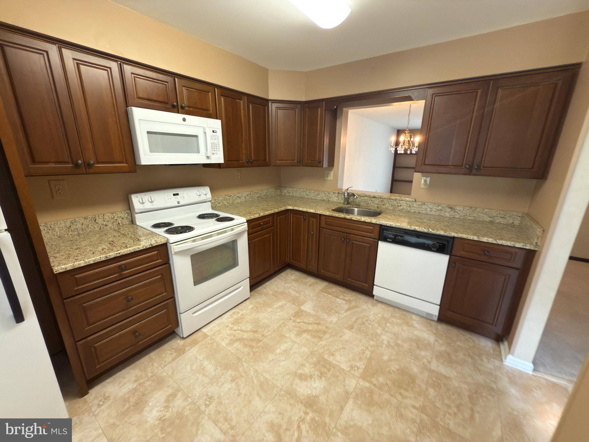 Southampton, PA 18966,305 WARD CT