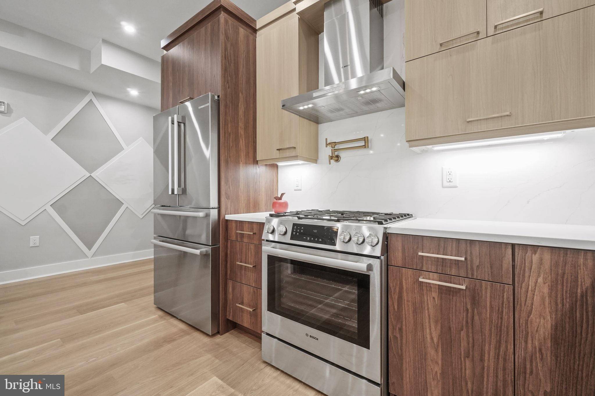 Jersey City, NJ 07307,160 CENTRAL AVE #1