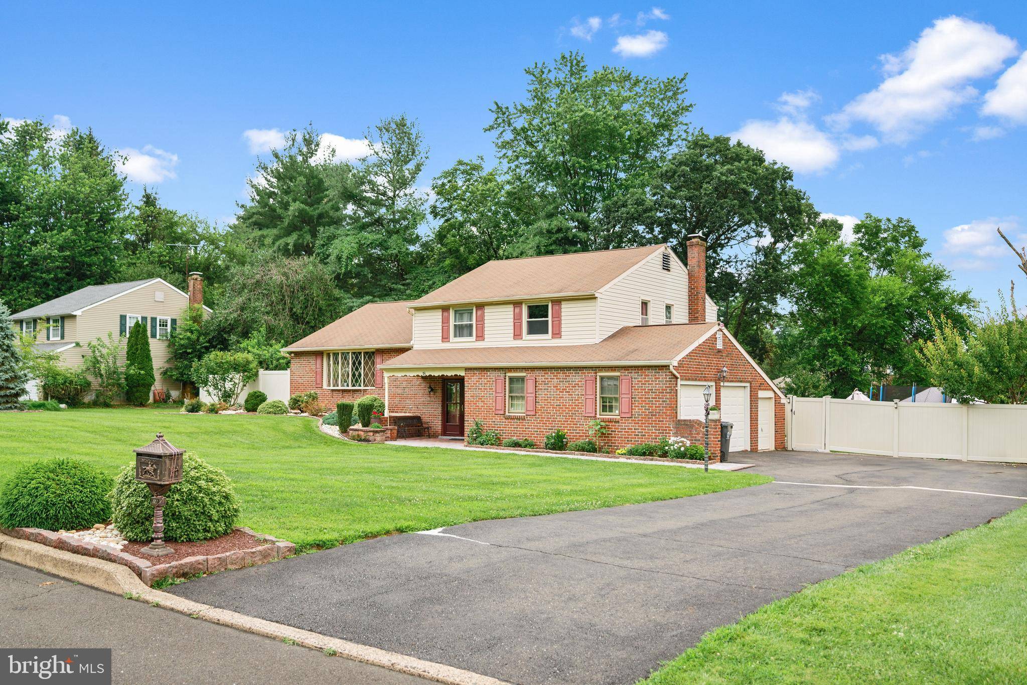 Southampton, PA 18966,18 DAFFODIL DR