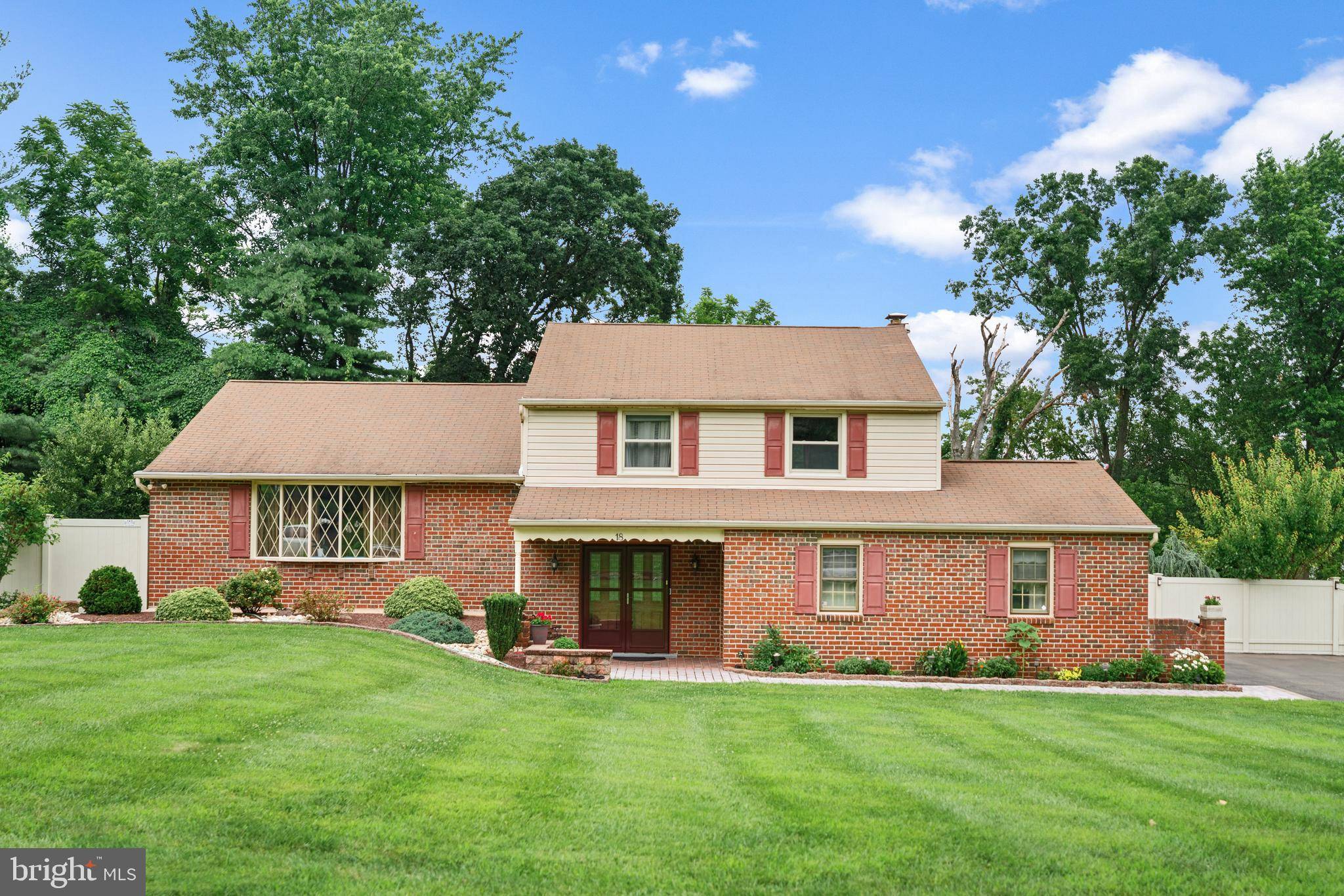 Southampton, PA 18966,18 DAFFODIL DR