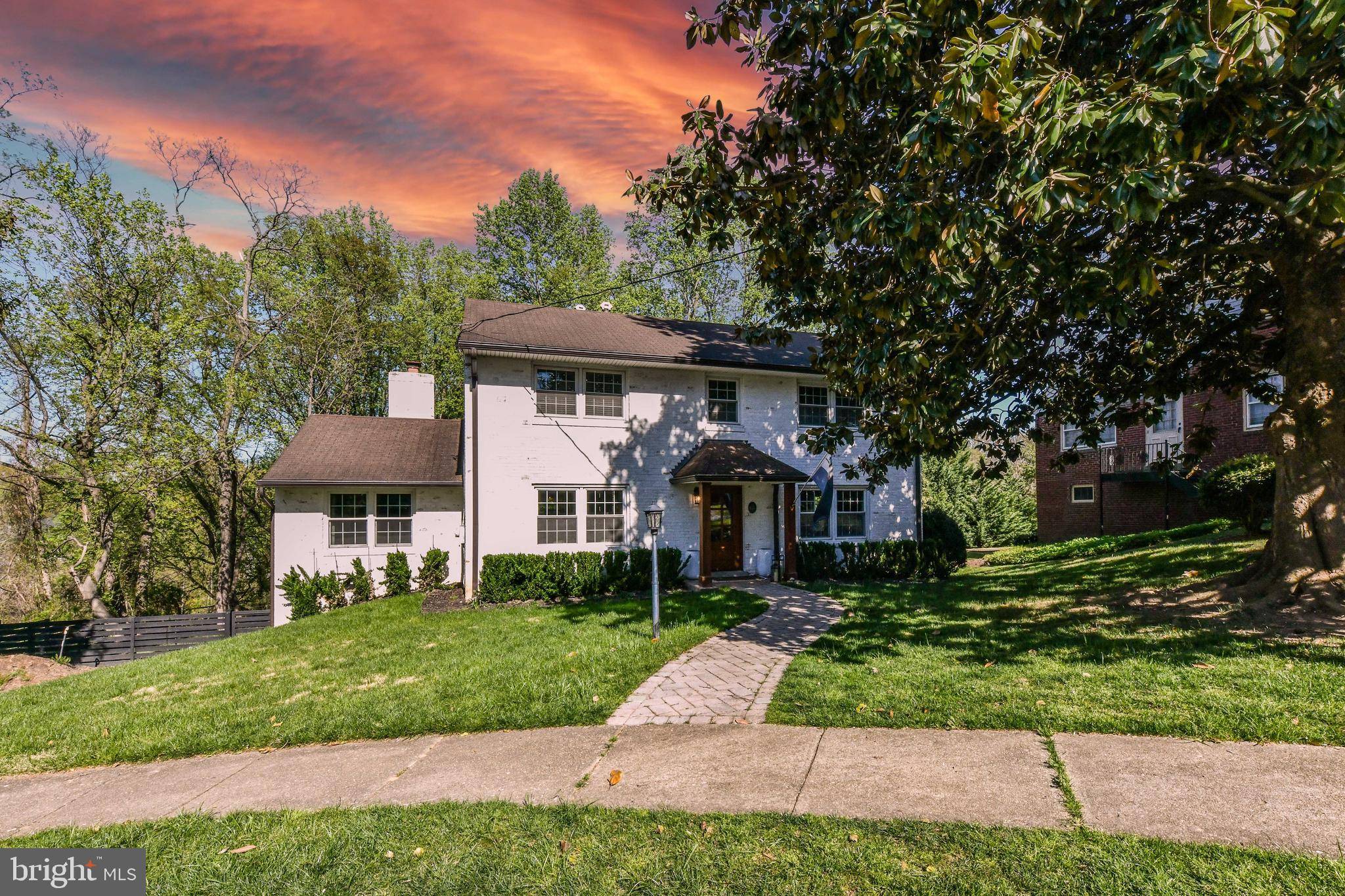 Arlington, VA 22207,3833 N OAKLAND ST N