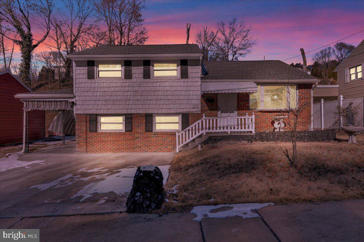 Pottsville, PA 17901,732 1ST ST