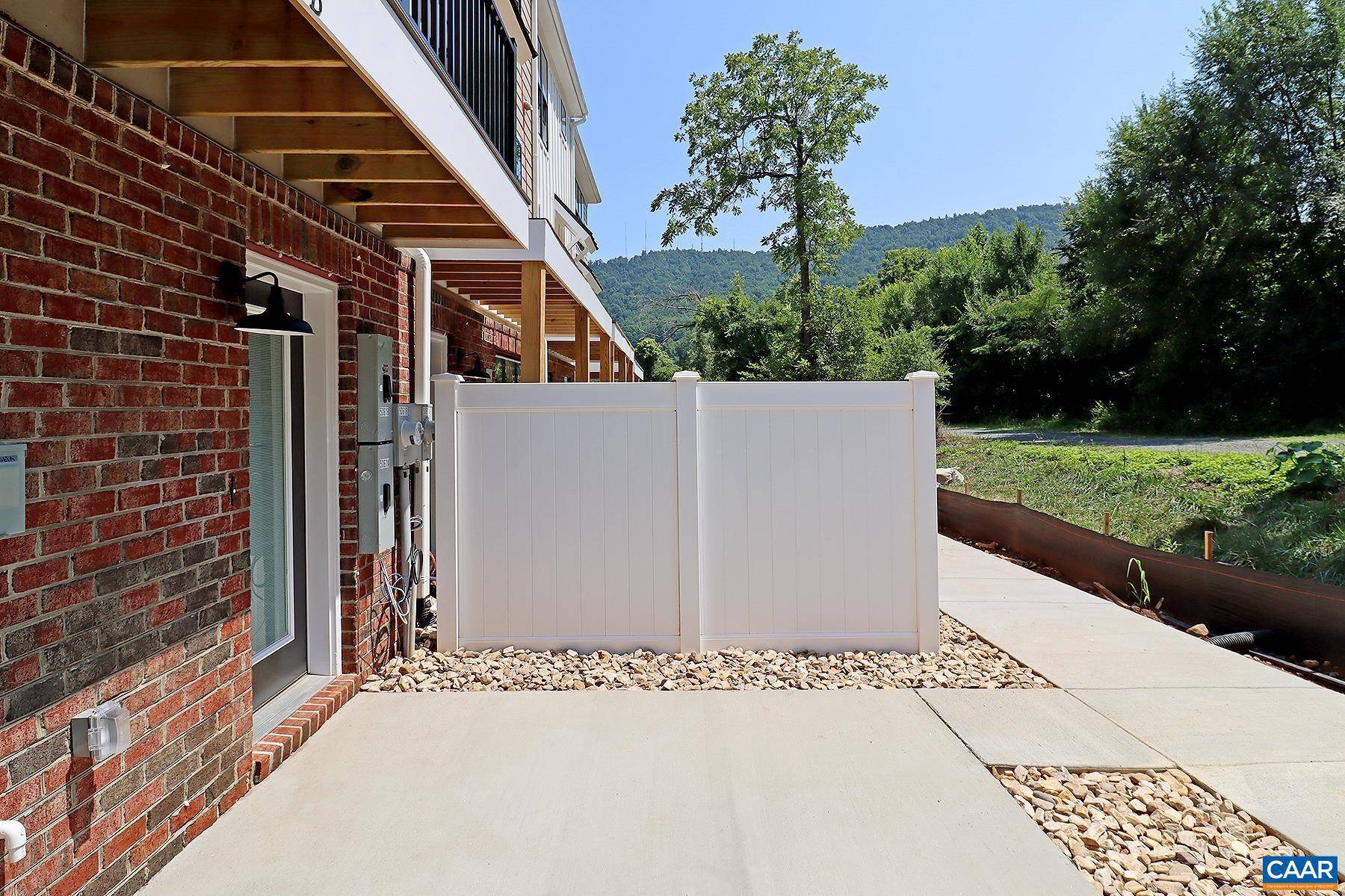 Charlottesville, VA 22902,5065 MARY JACKSON CT #B