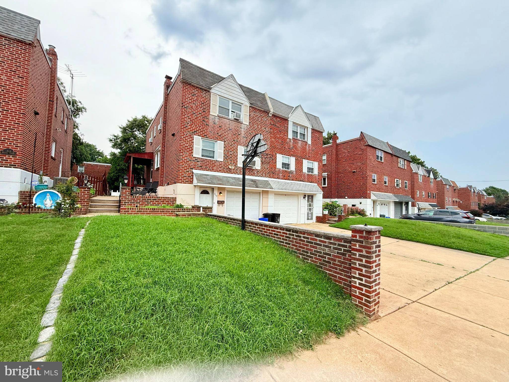 Philadelphia, PA 19116,315 NANDINA ST