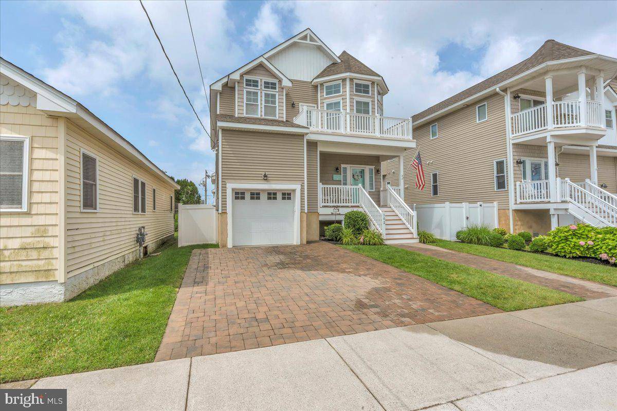North Wildwood, NJ 08260,102 E 8TH AVE