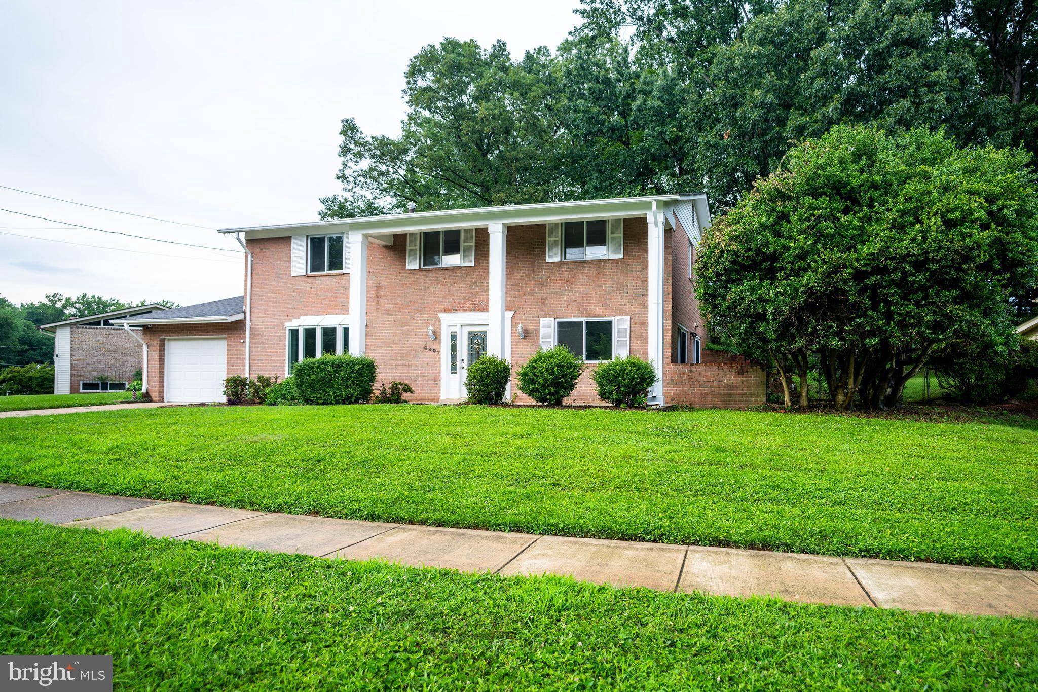 Springfield, VA 22152,6907 BARNACK DR