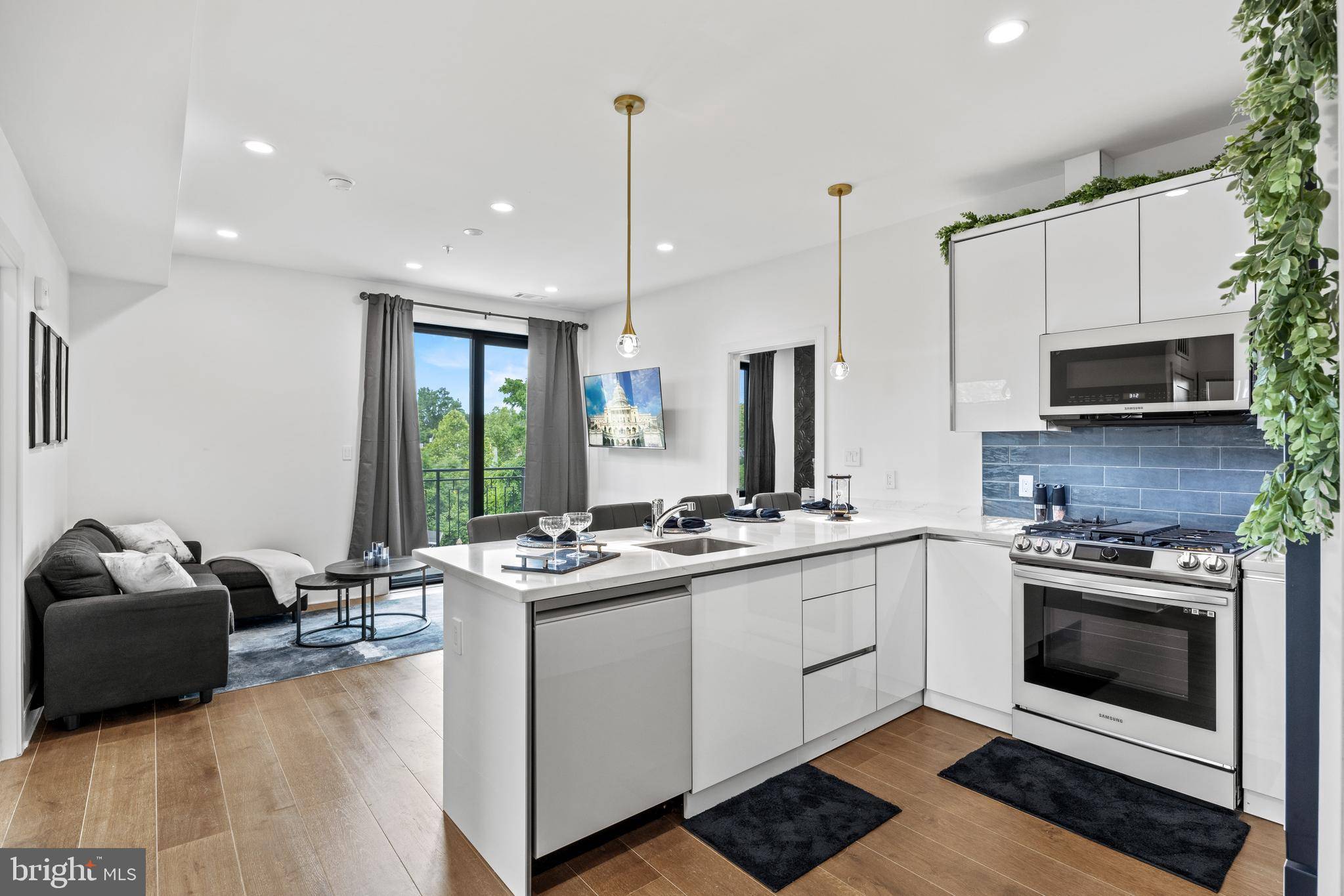 Washington, DC 20018,1002 RHODE ISLAND AVE NE #8