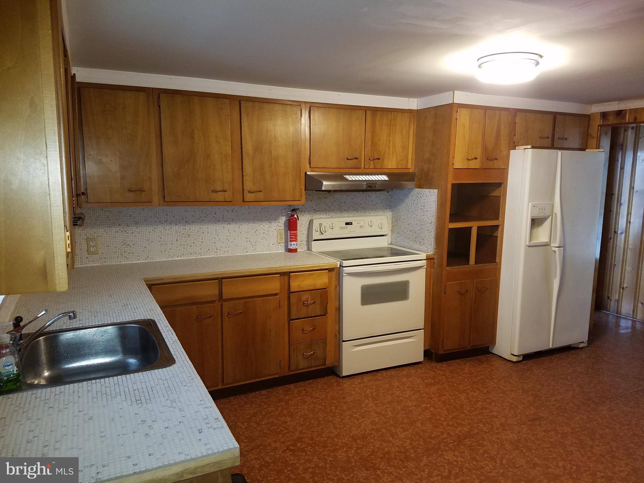 Nesquehoning, PA 18240,64 W GARIBALDI AVE