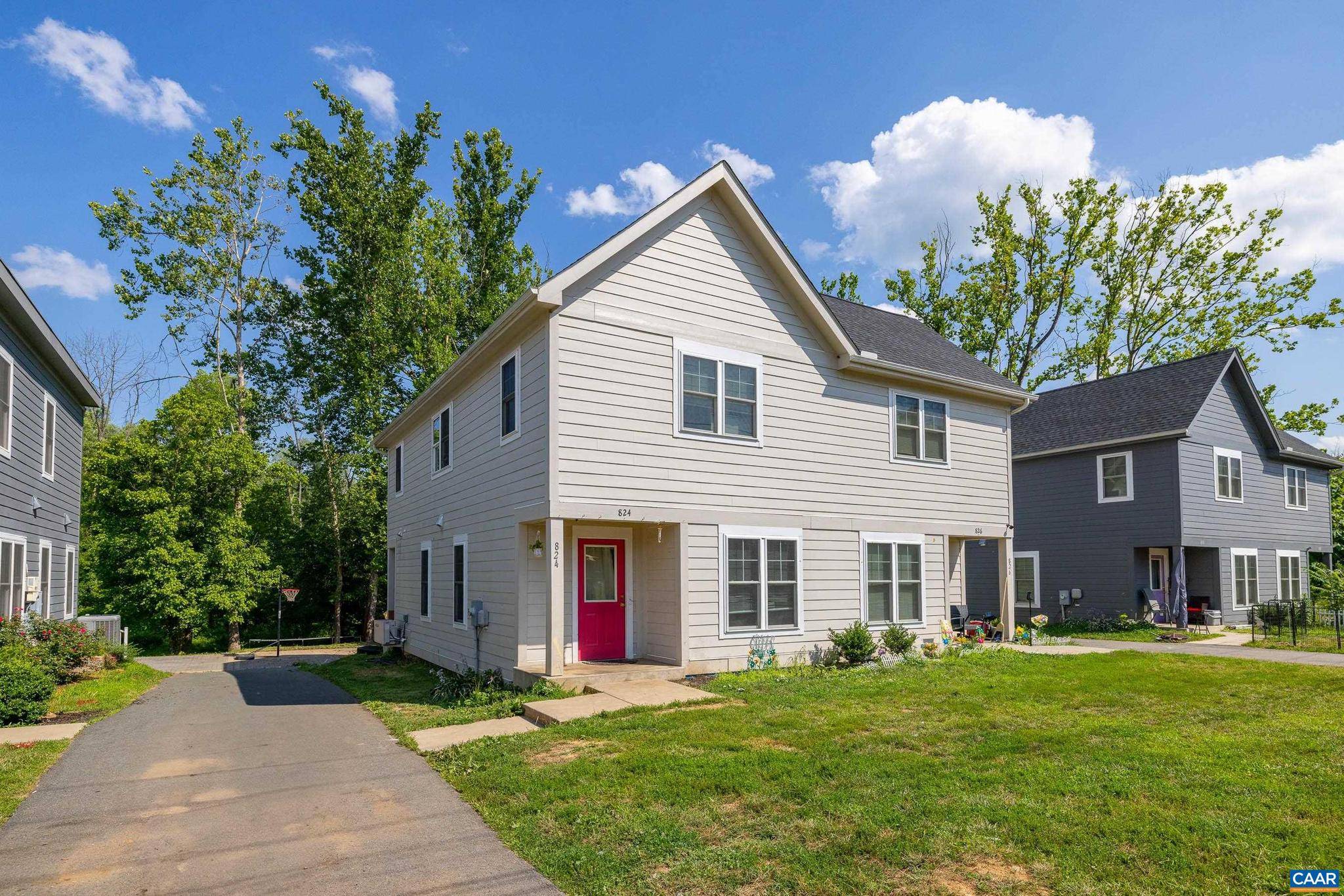 Charlottesville, VA 22902,824 NASSAU ST