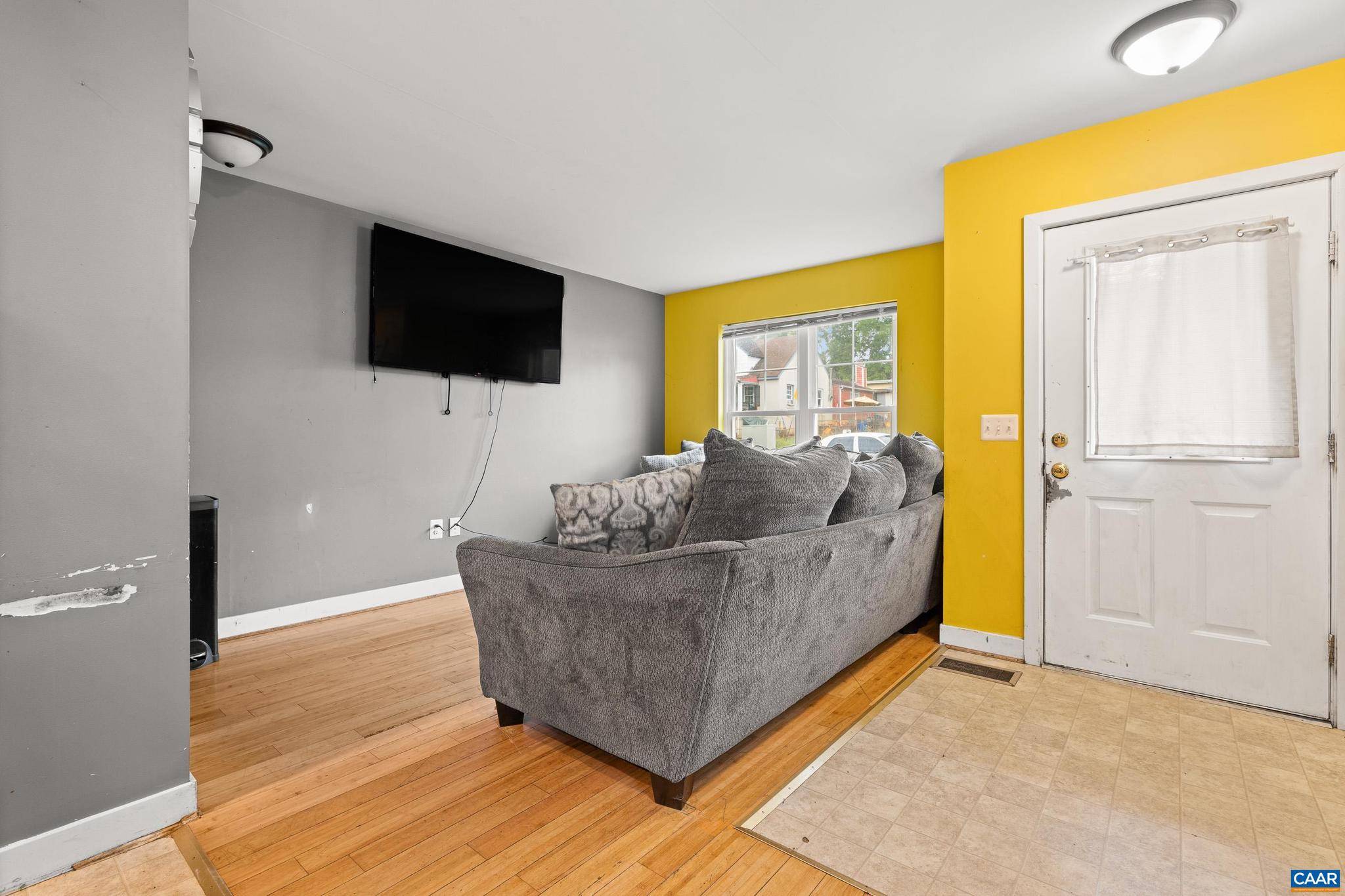 Charlottesville, VA 22902,824 NASSAU ST