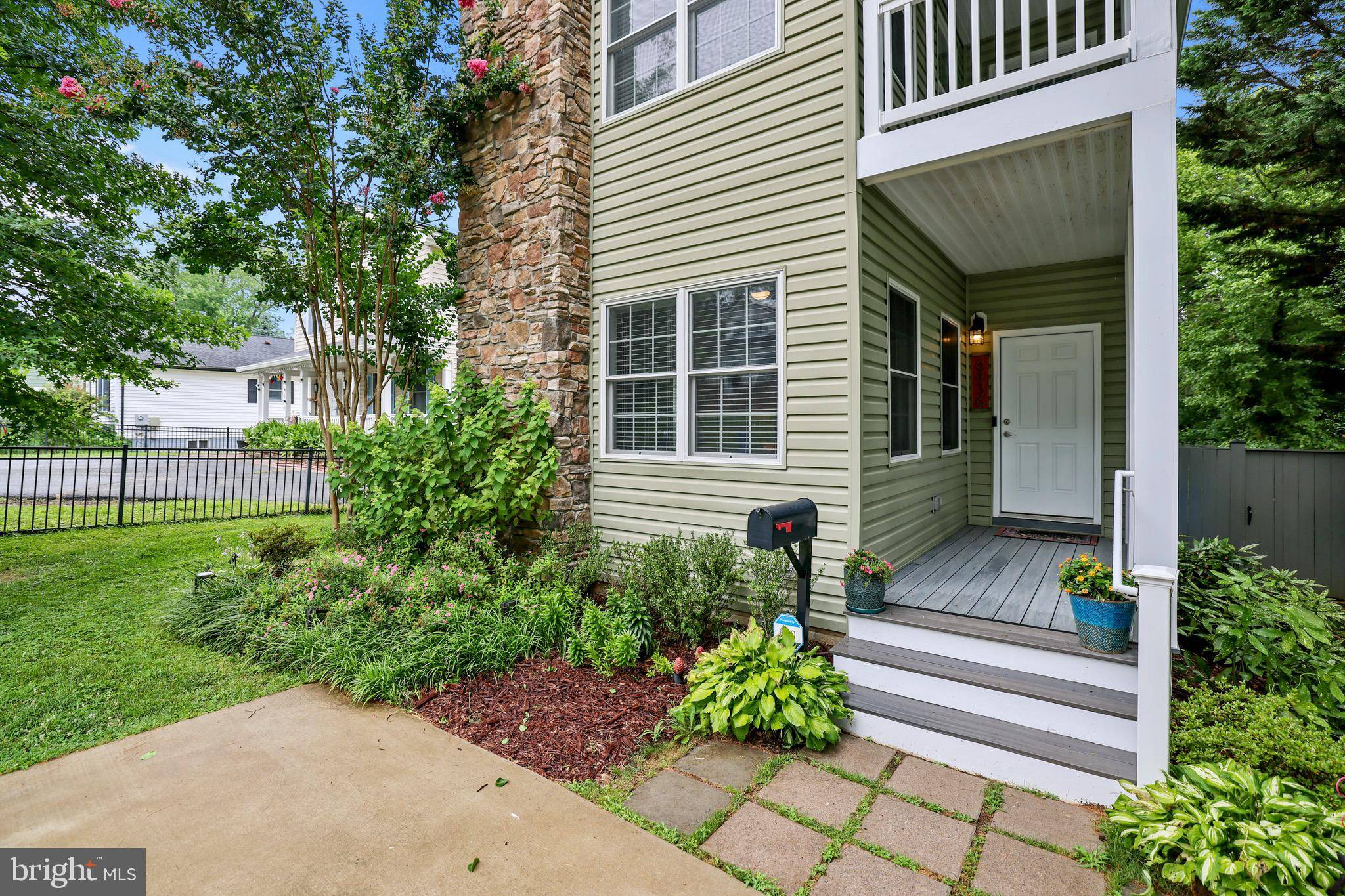 Annandale, VA 22003,6436 HOLYOKE DR