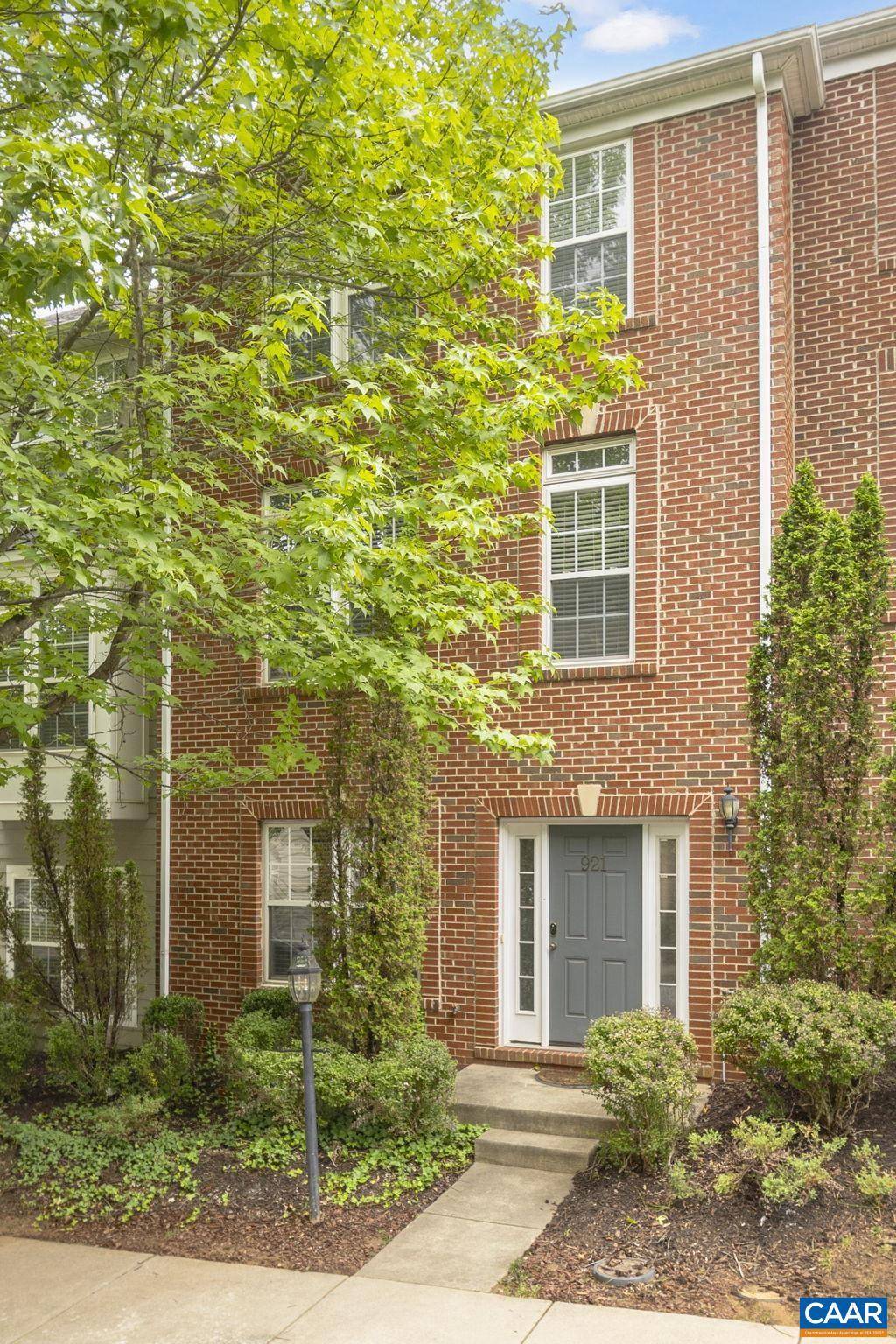 Charlottesville, VA 22903,921 BING LN