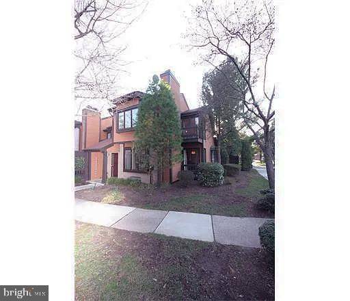 North Brunswick, NJ 08902,24 RIVERBEND DR