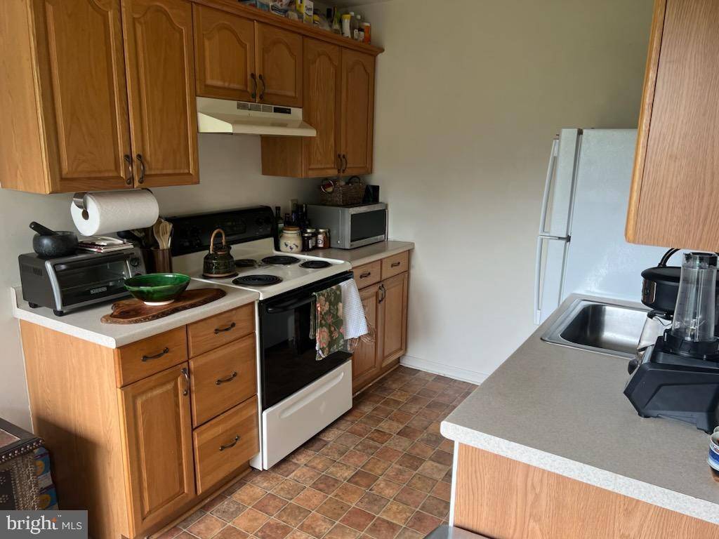 Holland, PA 18966,4022 BEACON HILL DR