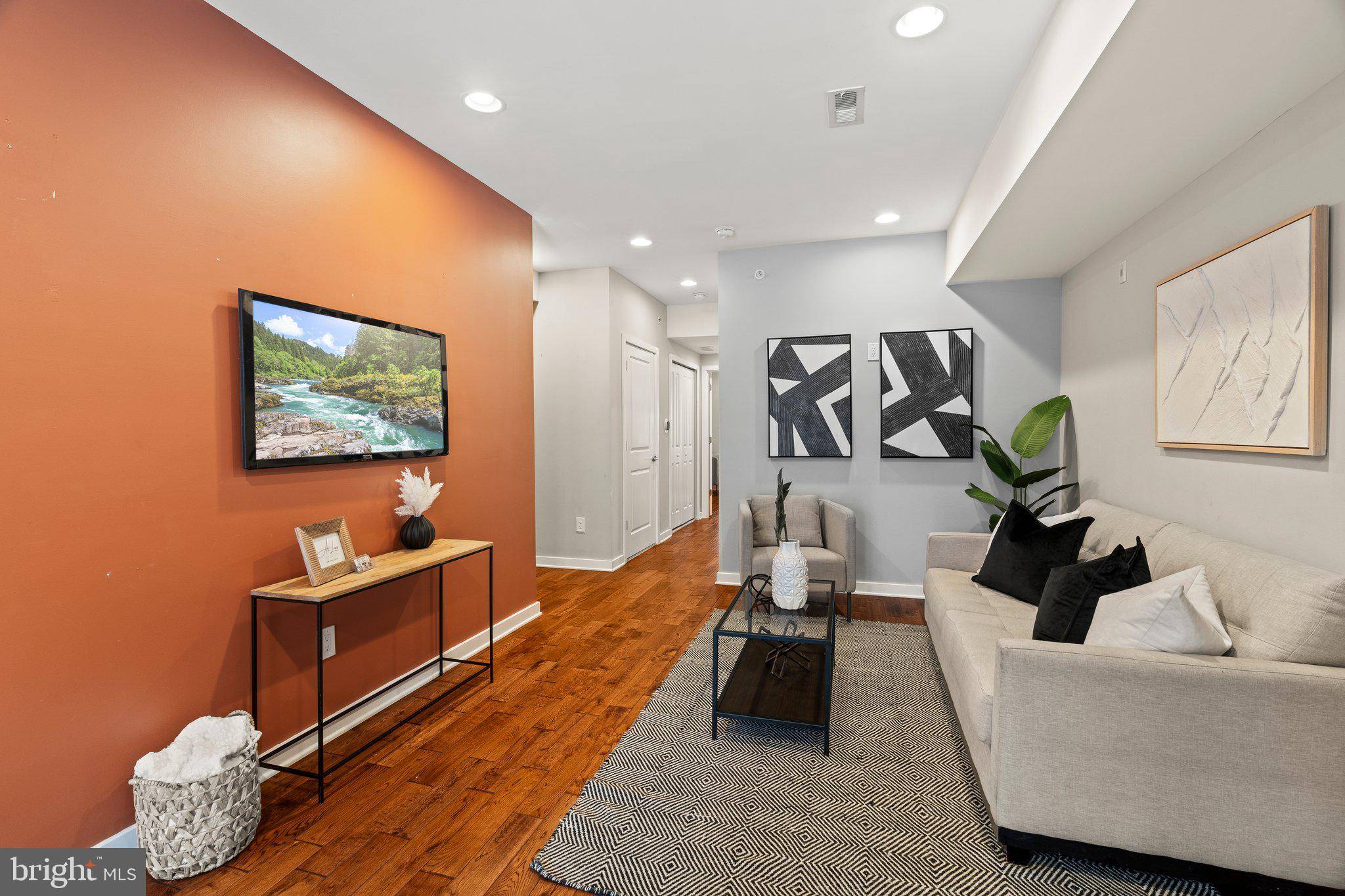 Philadelphia, PA 19130,1416 PARRISH ST #3