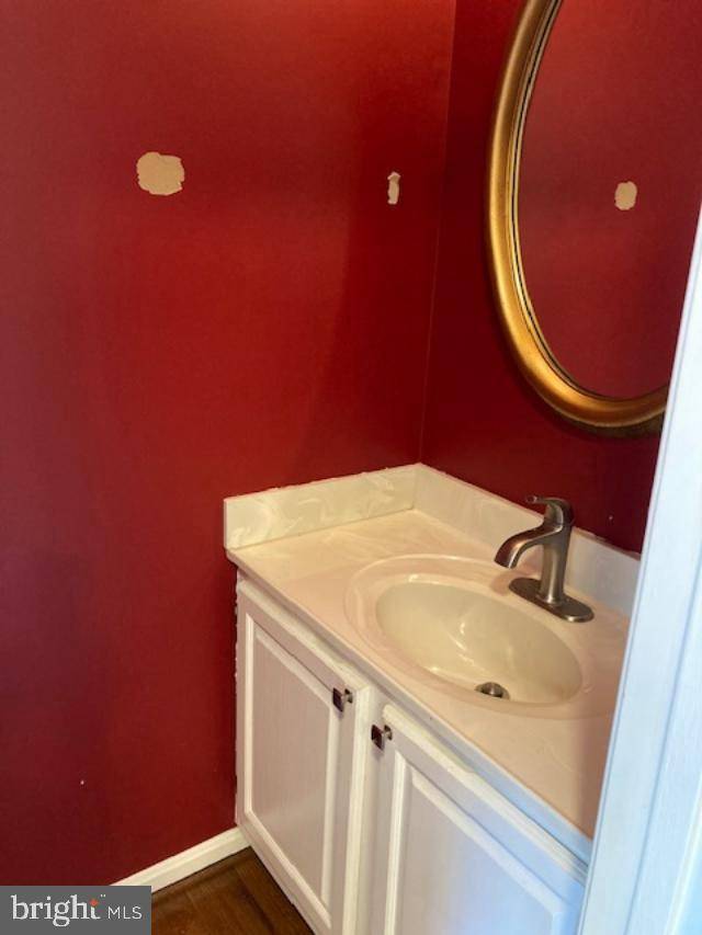 Lorton, VA 22079,8946 WALDREN WAY
