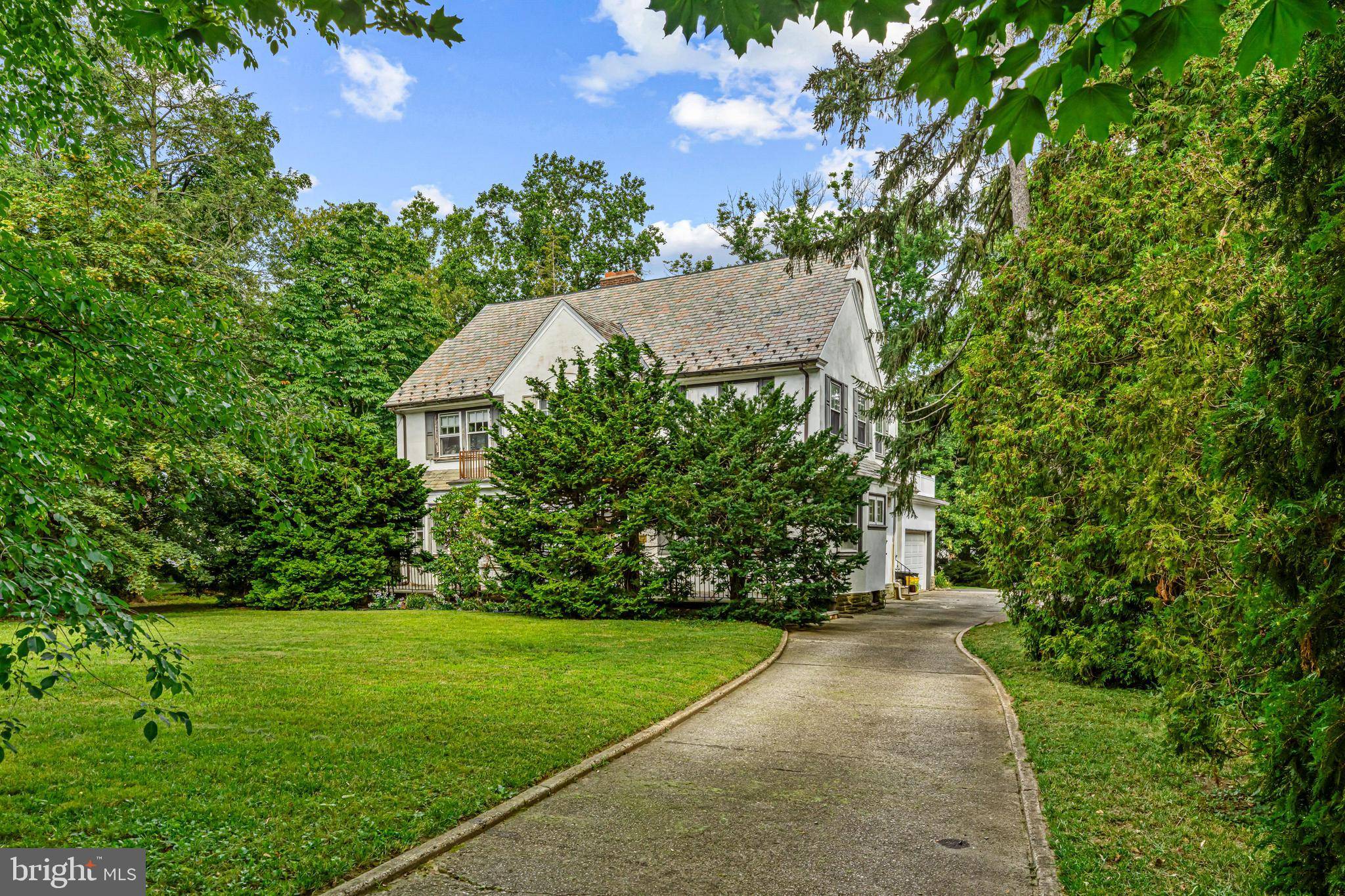 Audubon, NJ 08106,233 E KINGS HWY